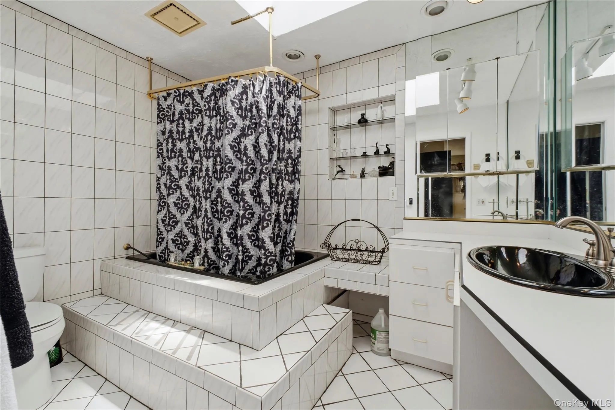 289 Oak Ridge Road, East Fishkill, NY, 5 Bedrooms Bedrooms, 25 Rooms Rooms,3 BathroomsBathrooms,Residential,For Rent,Oak Ridge,0,1022034 289 Oak Ridge Road, East Fishkill, NY, 5 Bedrooms Bedrooms, 25 Rooms Rooms,3 BathroomsBathrooms,Residential,For Rent,Oak Ridge,0,1022034