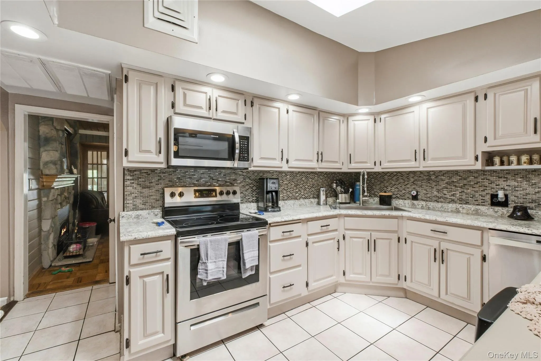 289 Oak Ridge Road, East Fishkill, NY, 5 Bedrooms Bedrooms, 25 Rooms Rooms,3 BathroomsBathrooms,Residential,For Rent,Oak Ridge,0,1022034 289 Oak Ridge Road, East Fishkill, NY, 5 Bedrooms Bedrooms, 25 Rooms Rooms,3 BathroomsBathrooms,Residential,For Rent,Oak Ridge,0,1022034