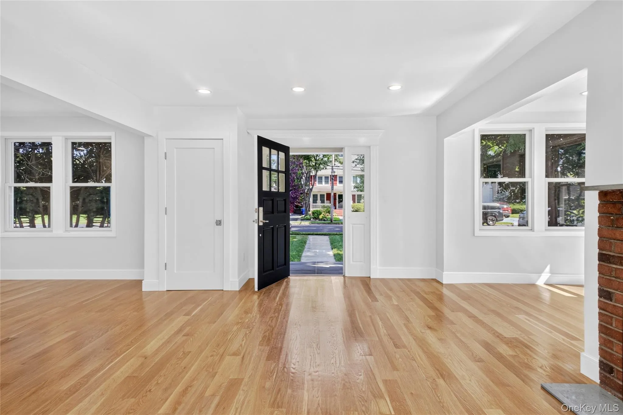 118 Willow Street, North Hempstead, NY, 3 Bedrooms Bedrooms, 8 Rooms Rooms,2 BathroomsBathrooms,Residential,For Rent,Willow,0,1022036 118 Willow Street, North Hempstead, NY, 3 Bedrooms Bedrooms, 8 Rooms Rooms,2 BathroomsBathrooms,Residential,For Rent,Willow,0,1022036