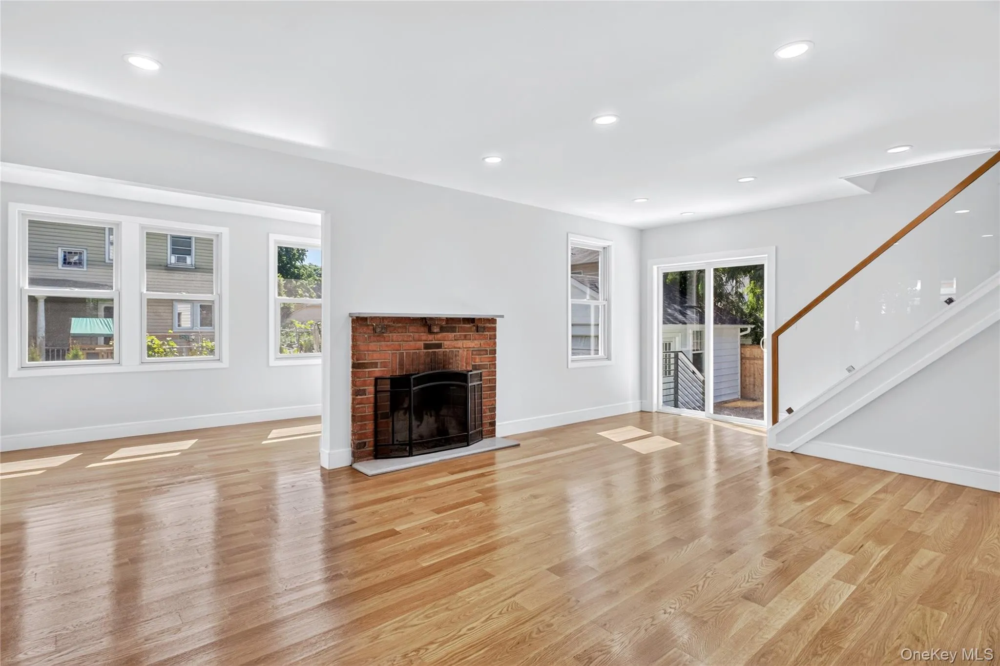 118 Willow Street, North Hempstead, NY, 3 Bedrooms Bedrooms, 8 Rooms Rooms,2 BathroomsBathrooms,Residential,For Rent,Willow,0,1022036 118 Willow Street, North Hempstead, NY, 3 Bedrooms Bedrooms, 8 Rooms Rooms,2 BathroomsBathrooms,Residential,For Rent,Willow,0,1022036