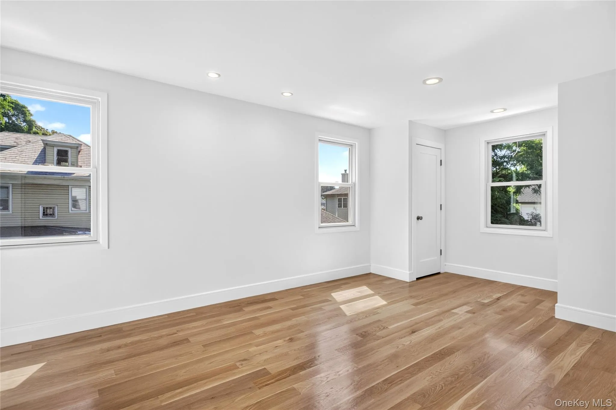 118 Willow Street, North Hempstead, NY, 3 Bedrooms Bedrooms, 8 Rooms Rooms,2 BathroomsBathrooms,Residential,For Rent,Willow,0,1022036 118 Willow Street, North Hempstead, NY, 3 Bedrooms Bedrooms, 8 Rooms Rooms,2 BathroomsBathrooms,Residential,For Rent,Willow,0,1022036