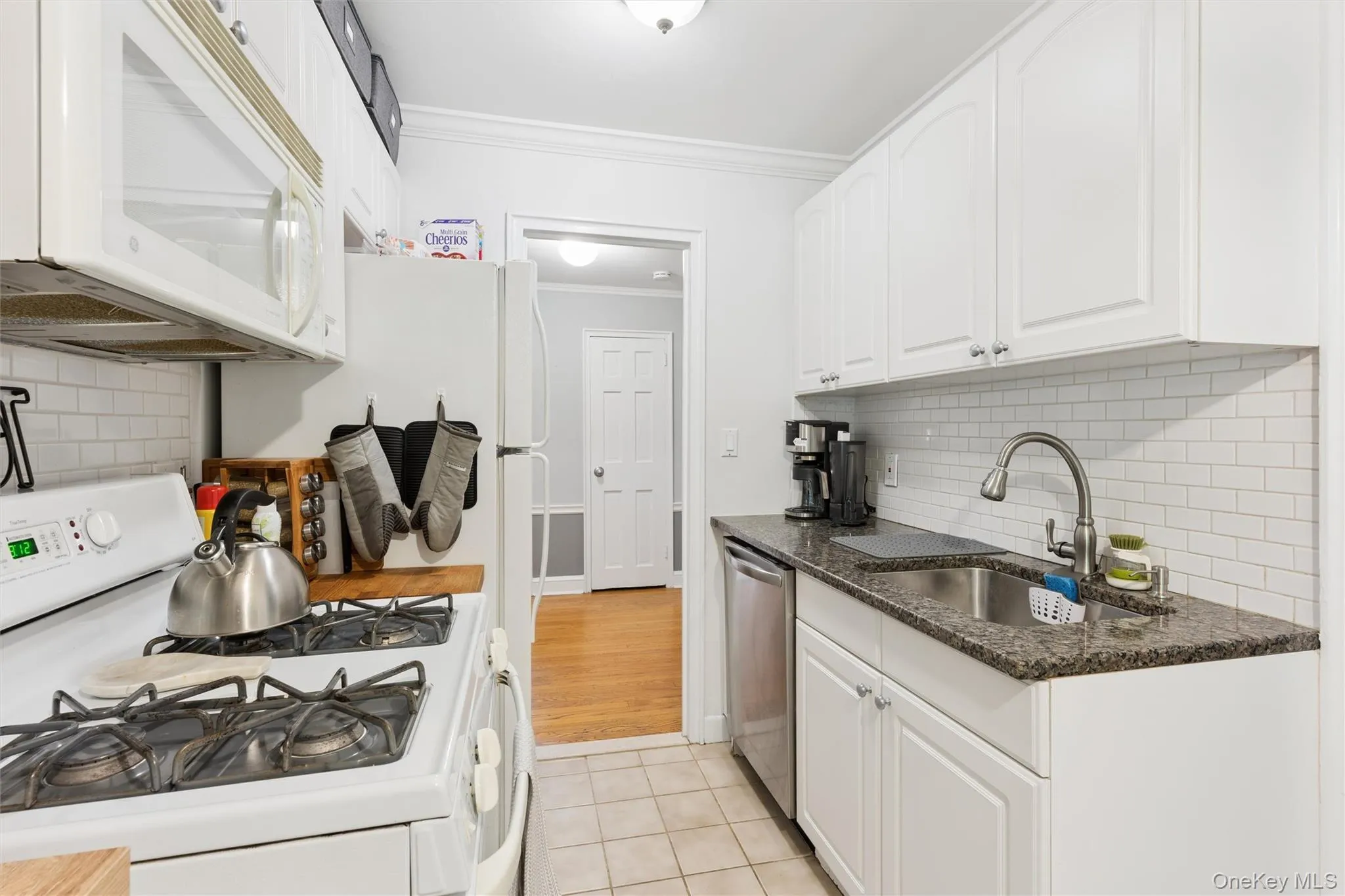 43 Forest Avenue, Hempstead, NY, 1 Bedroom Bedrooms, 3 Rooms Rooms,1 BathroomBathrooms,Residential,For Rent,Forest,0,1022042 43 Forest Avenue, Hempstead, NY, 1 Bedroom Bedrooms, 3 Rooms Rooms,1 BathroomBathrooms,Residential,For Rent,Forest,0,1022042