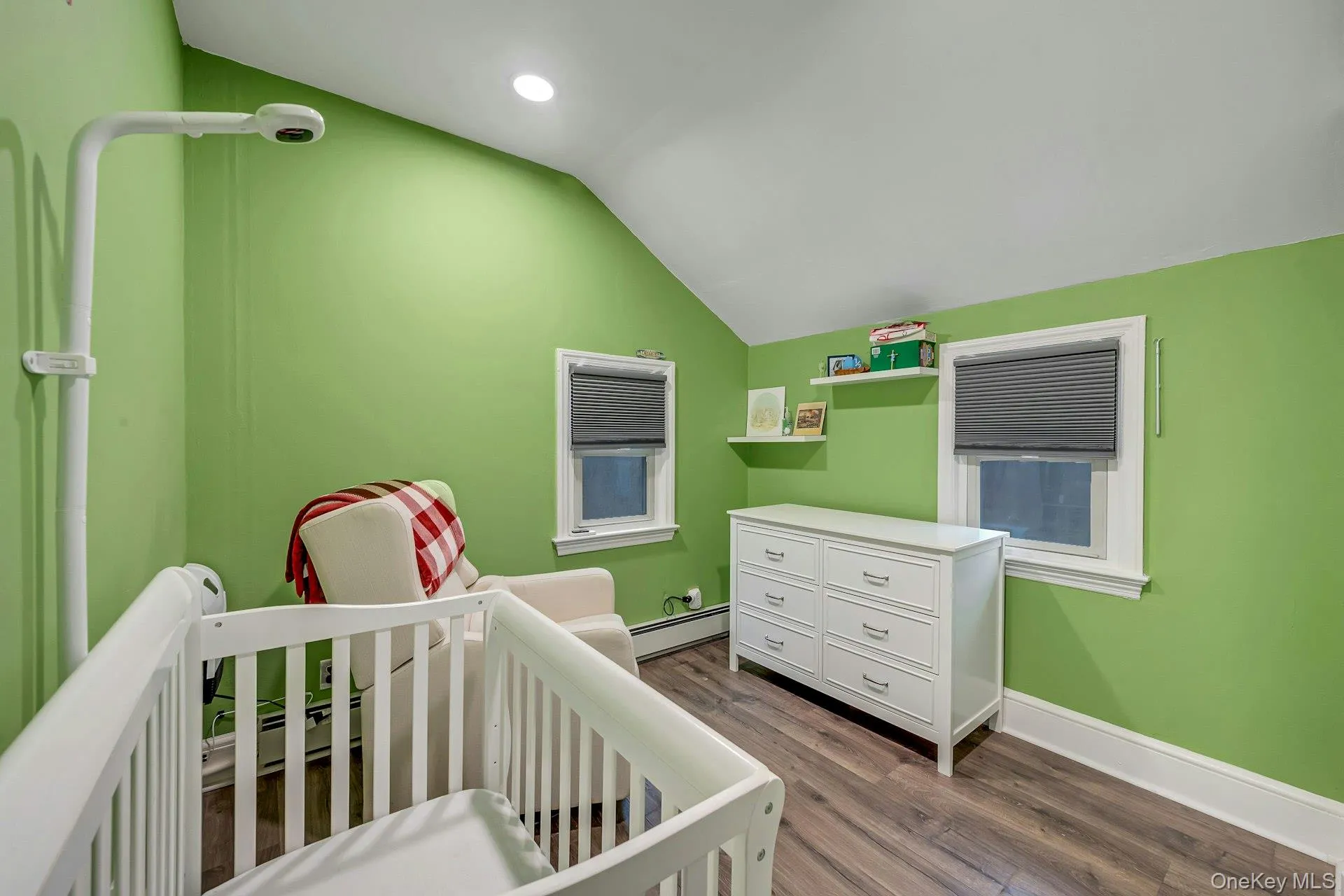 2nd bedroomVirtually staged. 2nd bedroomVirtually staged.