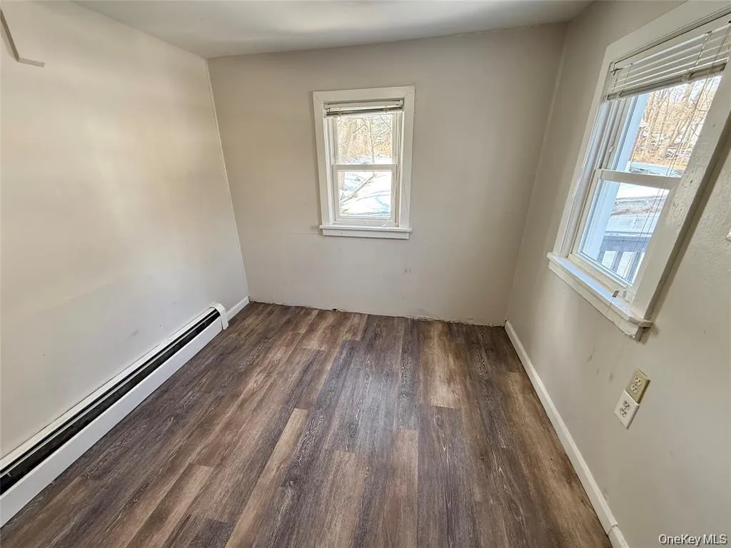 4 Riverview Avenue, New Windsor, NY, 2 Bedrooms Bedrooms, 5 Rooms Rooms,1 BathroomBathrooms,Residential Lease,For Rent,Riverview,0,1022053 4 Riverview Avenue, New Windsor, NY, 2 Bedrooms Bedrooms, 5 Rooms Rooms,1 BathroomBathrooms,Residential Lease,For Rent,Riverview,0,1022053