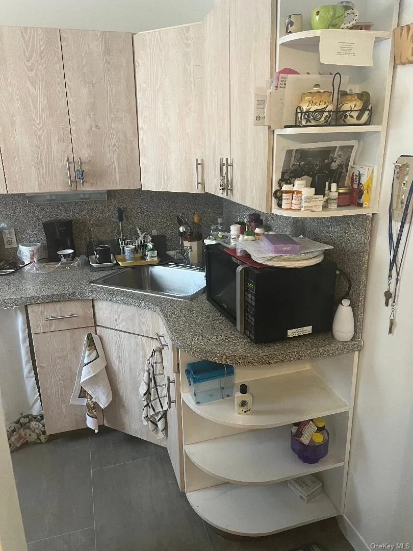 155-24 84th Street, New York, NY, 2 Bedrooms Bedrooms, 3 Rooms Rooms,1 BathroomBathrooms,Residential,For Rent,84th,0,1022054 155-24 84th Street, New York, NY, 2 Bedrooms Bedrooms, 3 Rooms Rooms,1 BathroomBathrooms,Residential,For Rent,84th,0,1022054