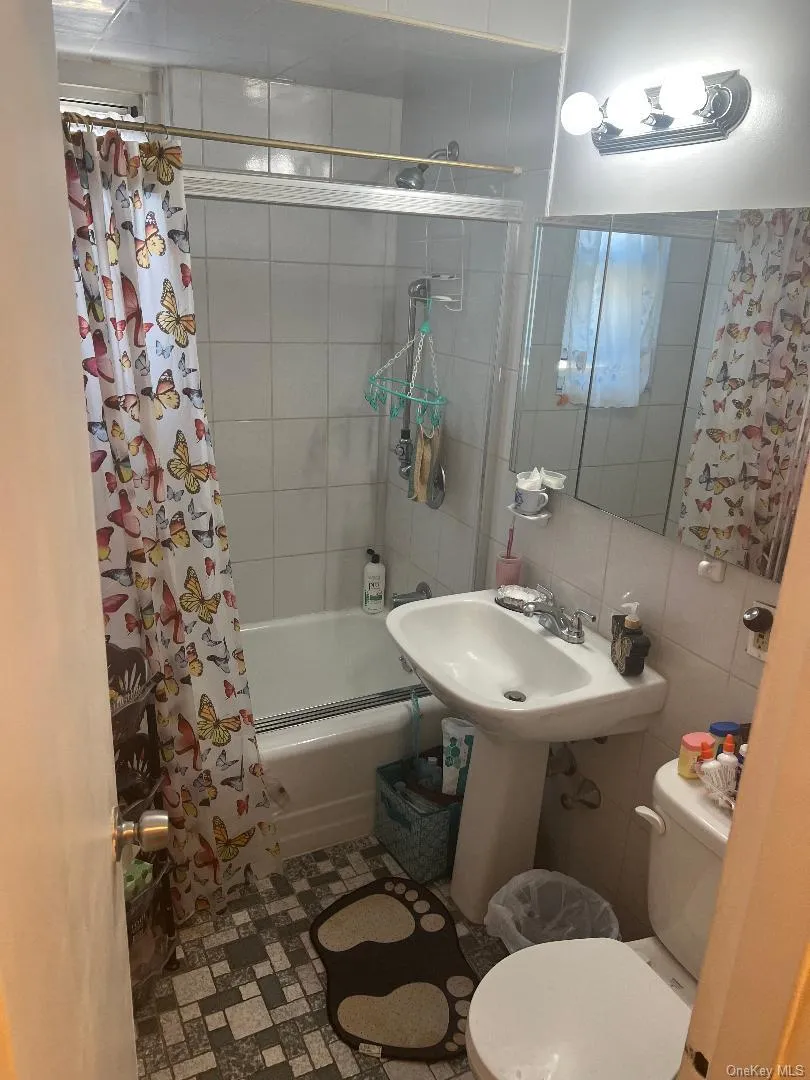 155-24 84th Street, New York, NY, 2 Bedrooms Bedrooms, 3 Rooms Rooms,1 BathroomBathrooms,Residential,For Rent,84th,0,1022054 155-24 84th Street, New York, NY, 2 Bedrooms Bedrooms, 3 Rooms Rooms,1 BathroomBathrooms,Residential,For Rent,84th,0,1022054
