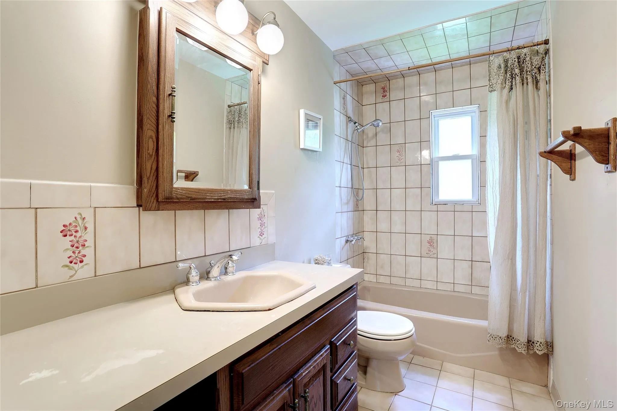 1 Verdin Drive, Clarkstown, NY, 8 Bedrooms Bedrooms, 14 Rooms Rooms,5 BathroomsBathrooms,Residential,For Rent,Verdin,0,1022058 1 Verdin Drive, Clarkstown, NY, 8 Bedrooms Bedrooms, 14 Rooms Rooms,5 BathroomsBathrooms,Residential,For Rent,Verdin,0,1022058