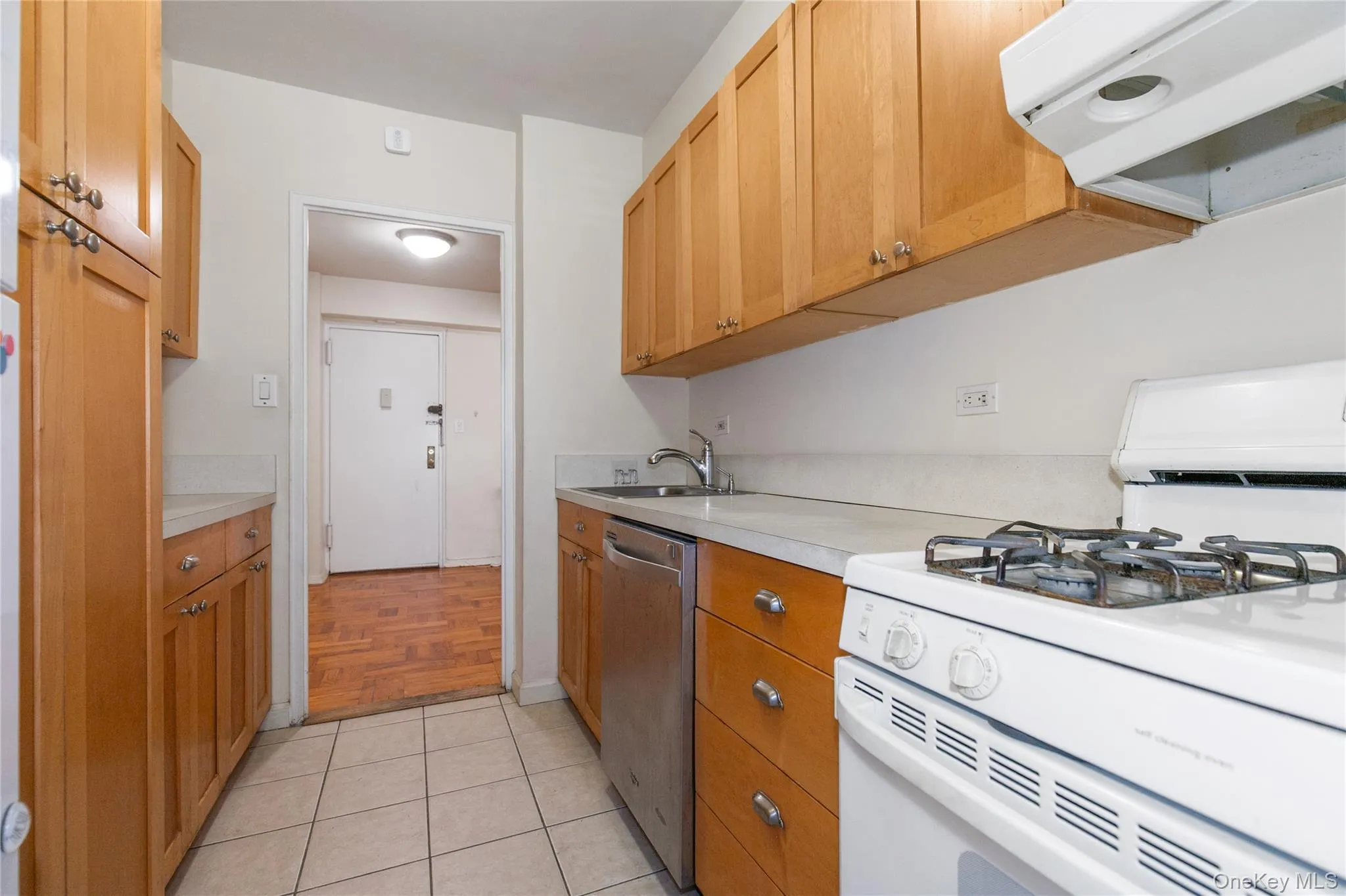110-20 71st Road, New York, NY, 1 Bedroom Bedrooms, 3 Rooms Rooms,1 BathroomBathrooms,Residential,For Rent,71st,0,1022059 110-20 71st Road, New York, NY, 1 Bedroom Bedrooms, 3 Rooms Rooms,1 BathroomBathrooms,Residential,For Rent,71st,0,1022059