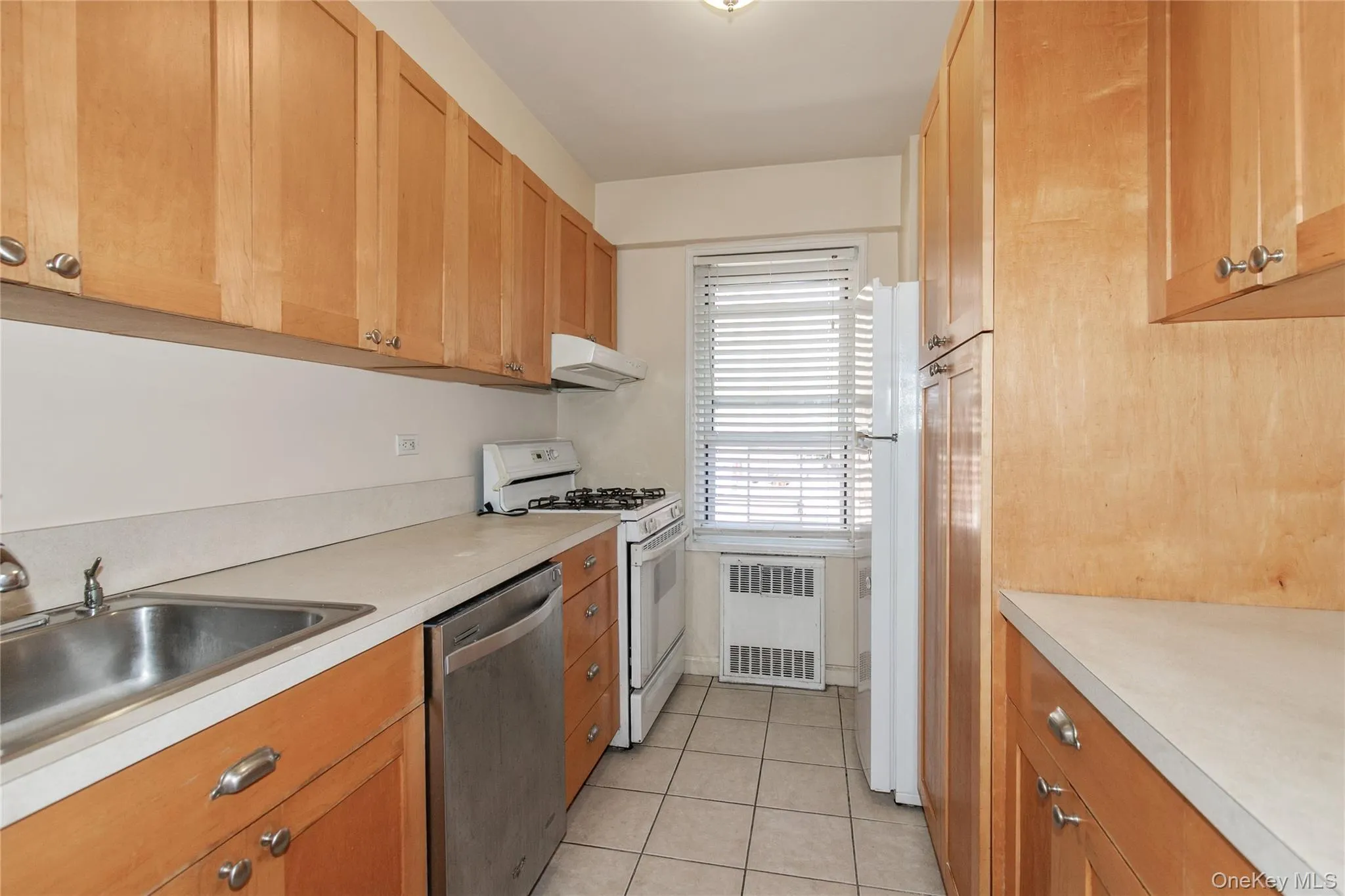 110-20 71st Road, New York, NY, 1 Bedroom Bedrooms, 3 Rooms Rooms,1 BathroomBathrooms,Residential,For Rent,71st,0,1022059 110-20 71st Road, New York, NY, 1 Bedroom Bedrooms, 3 Rooms Rooms,1 BathroomBathrooms,Residential,For Rent,71st,0,1022059