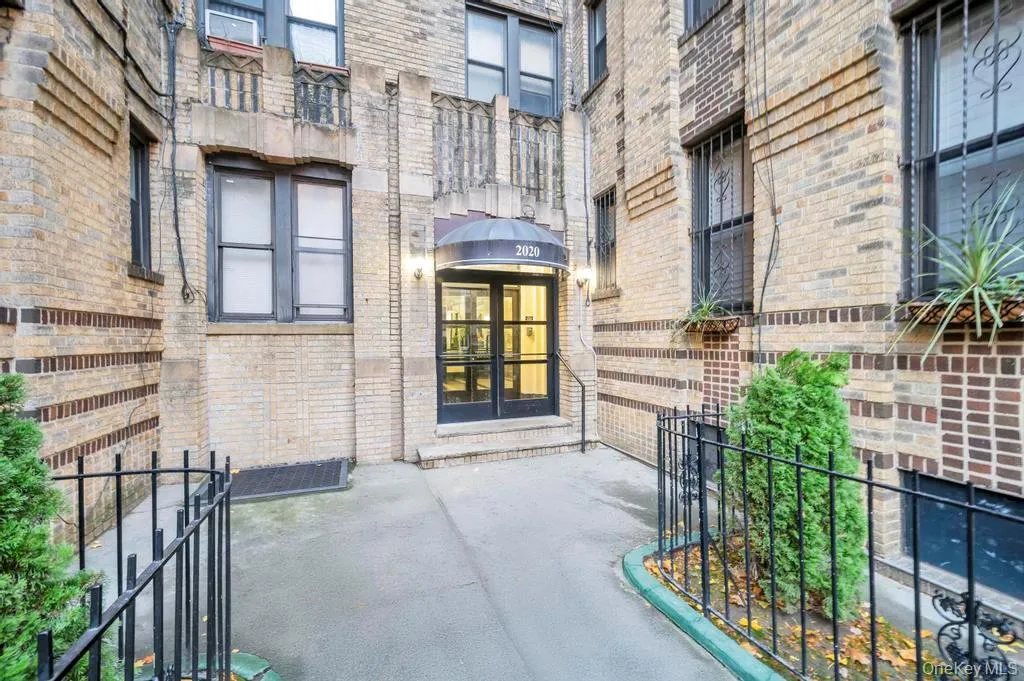 2020 41st Street, New York, NY, 1 Bedroom Bedrooms, 4 Rooms Rooms,1 BathroomBathrooms,Residential,For Rent,41st,0,1022064 2020 41st Street, New York, NY, 1 Bedroom Bedrooms, 4 Rooms Rooms,1 BathroomBathrooms,Residential,For Rent,41st,0,1022064