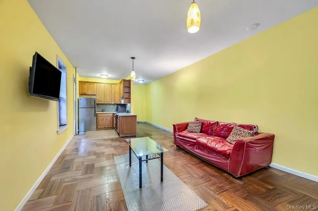 2020 41st Street, New York, NY, 1 Bedroom Bedrooms, 4 Rooms Rooms,1 BathroomBathrooms,Residential,For Rent,41st,0,1022064 2020 41st Street, New York, NY, 1 Bedroom Bedrooms, 4 Rooms Rooms,1 BathroomBathrooms,Residential,For Rent,41st,0,1022064