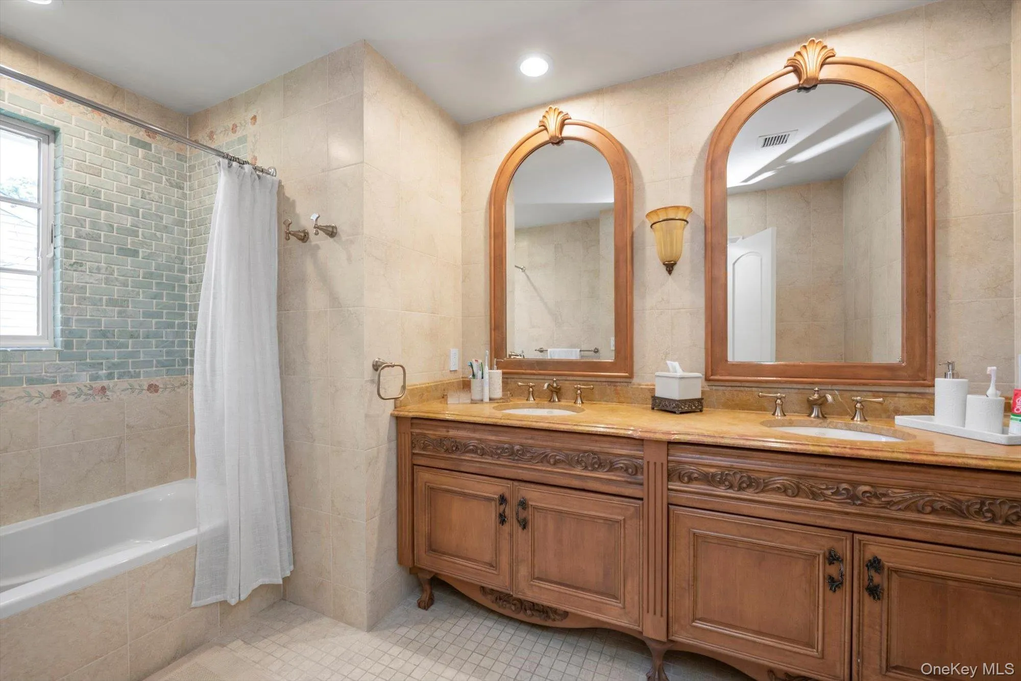 760 Hillcrest Place, Hempstead, NY, 6 Bedrooms Bedrooms, 12 Rooms Rooms,4 BathroomsBathrooms,Residential,For Rent,Hillcrest,0,1022067 760 Hillcrest Place, Hempstead, NY, 6 Bedrooms Bedrooms, 12 Rooms Rooms,4 BathroomsBathrooms,Residential,For Rent,Hillcrest,0,1022067