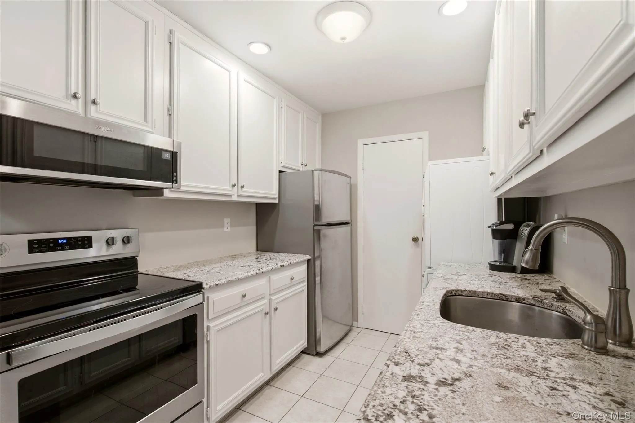 606 Flair Court, Smithtown, NY, 1 Bedroom Bedrooms, 3 Rooms Rooms,1 BathroomBathrooms,Residential,For Rent,Flair,0,1022072 606 Flair Court, Smithtown, NY, 1 Bedroom Bedrooms, 3 Rooms Rooms,1 BathroomBathrooms,Residential,For Rent,Flair,0,1022072