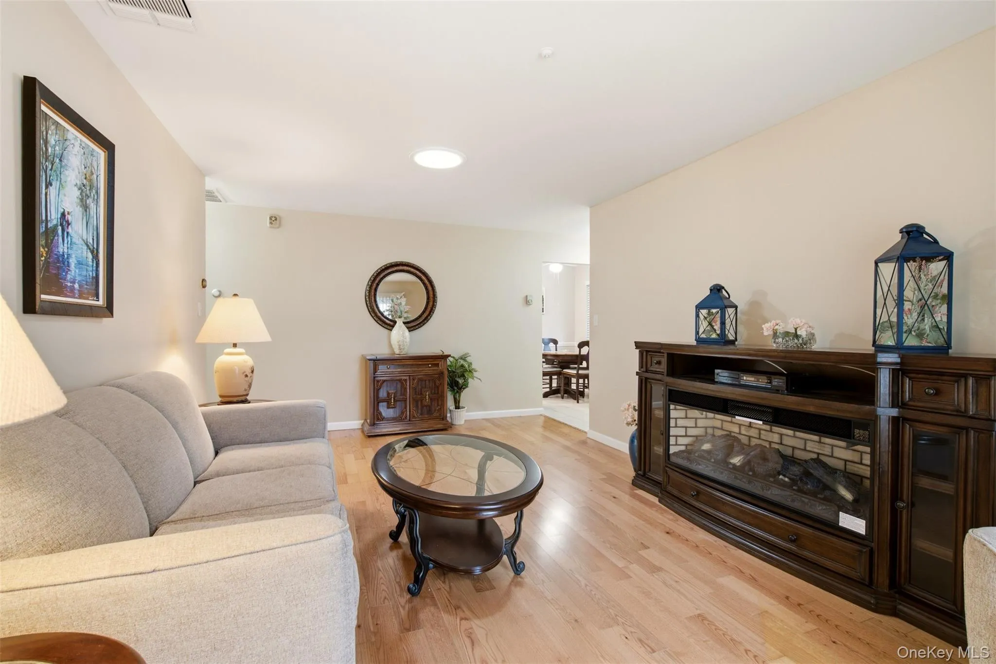 606 Flair Court, Smithtown, NY, 1 Bedroom Bedrooms, 3 Rooms Rooms,1 BathroomBathrooms,Residential,For Rent,Flair,0,1022072 606 Flair Court, Smithtown, NY, 1 Bedroom Bedrooms, 3 Rooms Rooms,1 BathroomBathrooms,Residential,For Rent,Flair,0,1022072