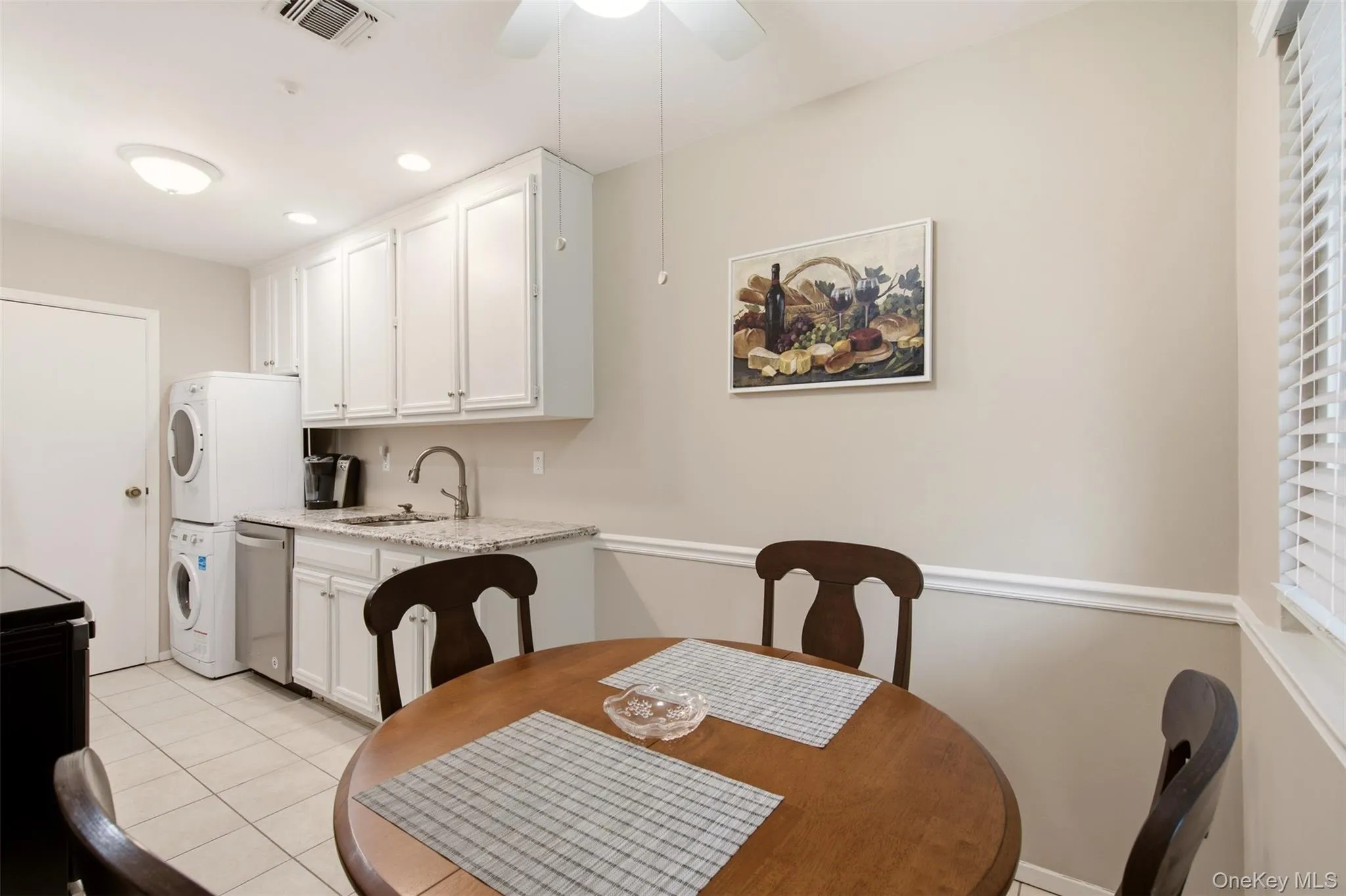 606 Flair Court, Smithtown, NY, 1 Bedroom Bedrooms, 3 Rooms Rooms,1 BathroomBathrooms,Residential,For Rent,Flair,0,1022072 606 Flair Court, Smithtown, NY, 1 Bedroom Bedrooms, 3 Rooms Rooms,1 BathroomBathrooms,Residential,For Rent,Flair,0,1022072