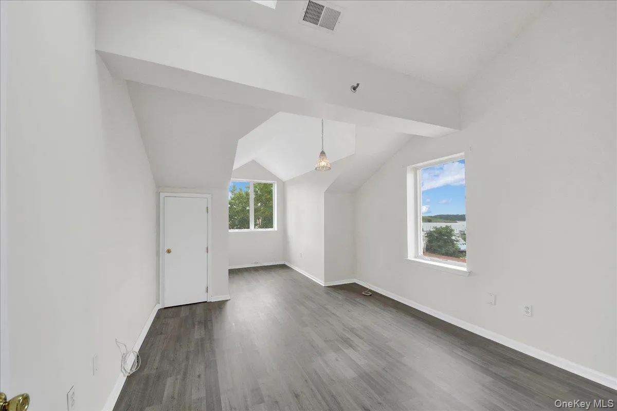 1424 Outlook Avenue, New York, NY, 2 Bedrooms Bedrooms, 5 Rooms Rooms,1 BathroomBathrooms,Residential,For Rent,Outlook,0,1022081 1424 Outlook Avenue, New York, NY, 2 Bedrooms Bedrooms, 5 Rooms Rooms,1 BathroomBathrooms,Residential,For Rent,Outlook,0,1022081