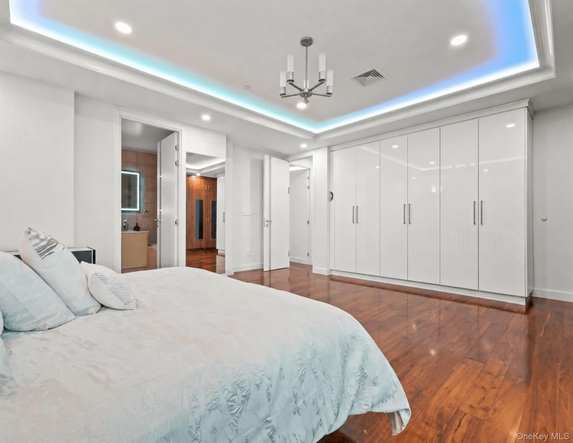 99-31 66th Avenue, New York, NY, 3 Bedrooms Bedrooms, 5 Rooms Rooms,2 BathroomsBathrooms,Residential,For Rent,66th,0,1022083 99-31 66th Avenue, New York, NY, 3 Bedrooms Bedrooms, 5 Rooms Rooms,2 BathroomsBathrooms,Residential,For Rent,66th,0,1022083