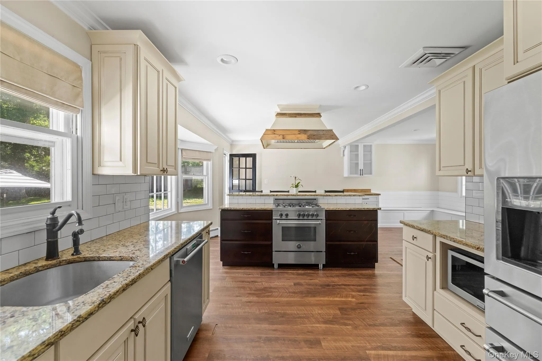 3 Russell Drive, Brookhaven, NY, 3 Bedrooms Bedrooms, 7 Rooms Rooms,2 BathroomsBathrooms,Residential,For Rent,Russell,0,1022086 3 Russell Drive, Brookhaven, NY, 3 Bedrooms Bedrooms, 7 Rooms Rooms,2 BathroomsBathrooms,Residential,For Rent,Russell,0,1022086
