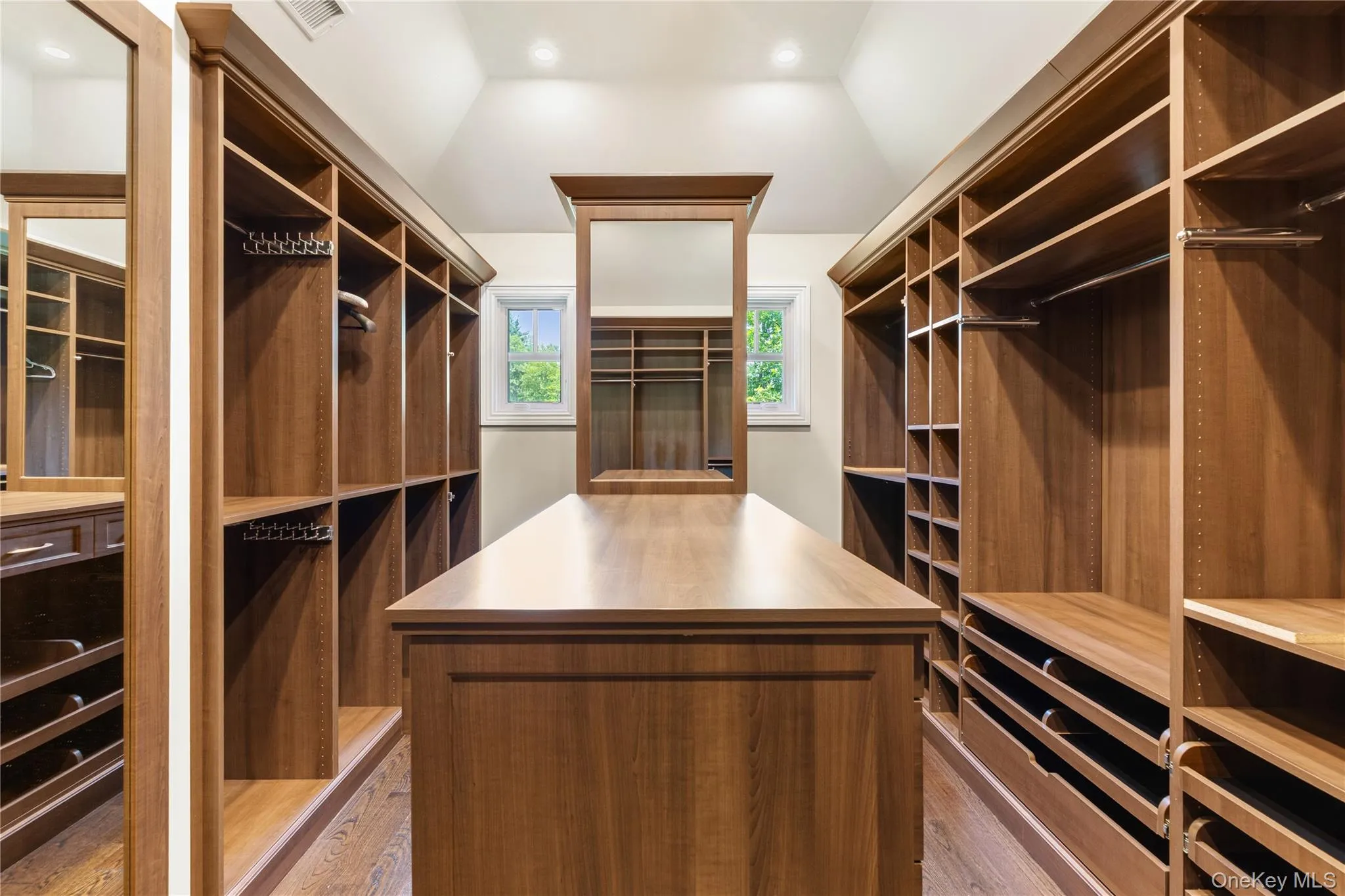 1 Bromley Court, Oyster Bay, NY, 7 Bedrooms Bedrooms, 15 Rooms Rooms,8 BathroomsBathrooms,Residential,For Rent,Bromley,0,1022087 1 Bromley Court, Oyster Bay, NY, 7 Bedrooms Bedrooms, 15 Rooms Rooms,8 BathroomsBathrooms,Residential,For Rent,Bromley,0,1022087