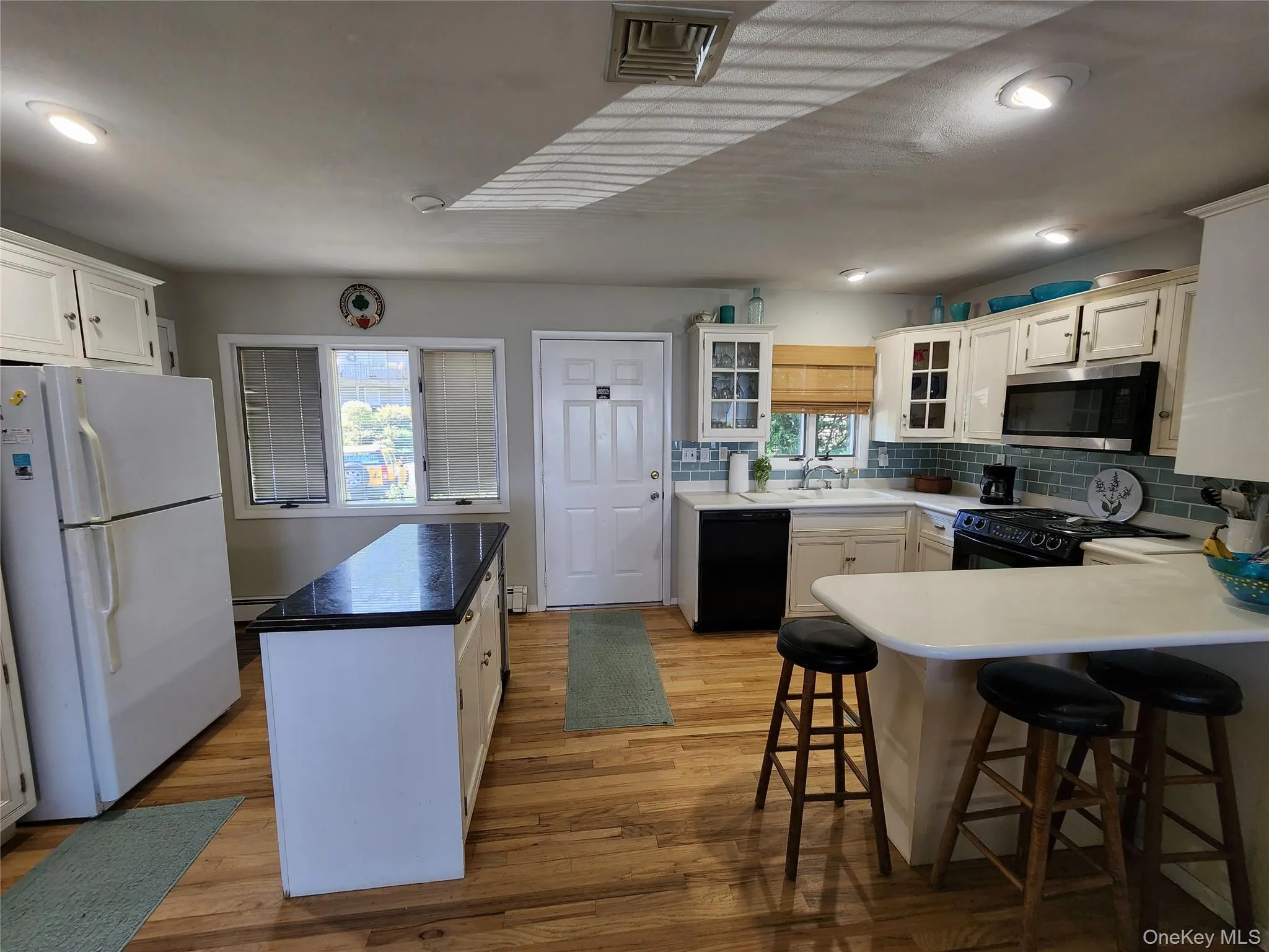7 Riverhead Road, Brookhaven, NY, 3 Bedrooms Bedrooms, 8 Rooms Rooms,2 BathroomsBathrooms,Residential Lease,For Rent,Riverhead,0,1022088 7 Riverhead Road, Brookhaven, NY, 3 Bedrooms Bedrooms, 8 Rooms Rooms,2 BathroomsBathrooms,Residential Lease,For Rent,Riverhead,0,1022088
