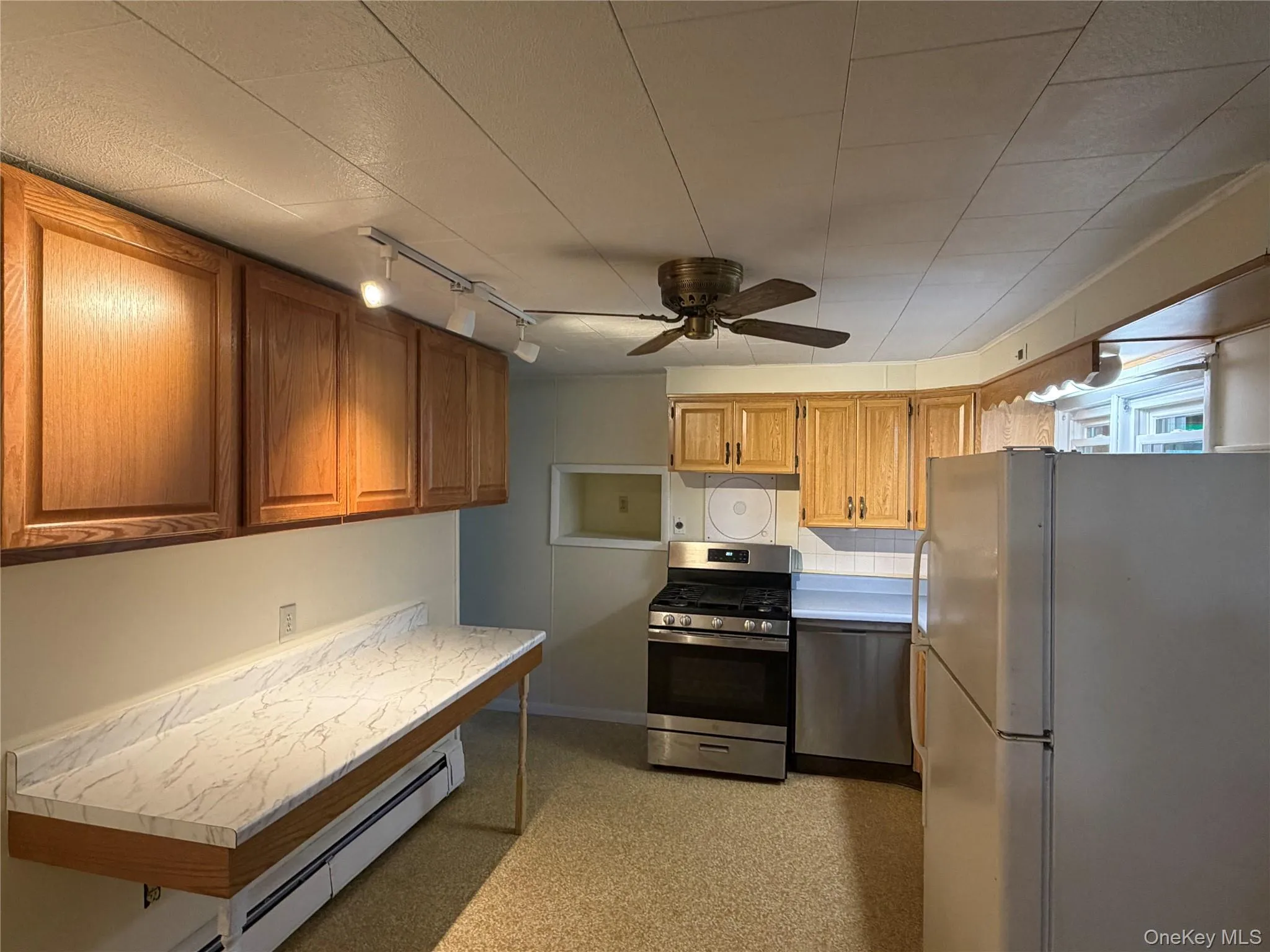 Large kitchen with plenty of storage Large kitchen with plenty of storage