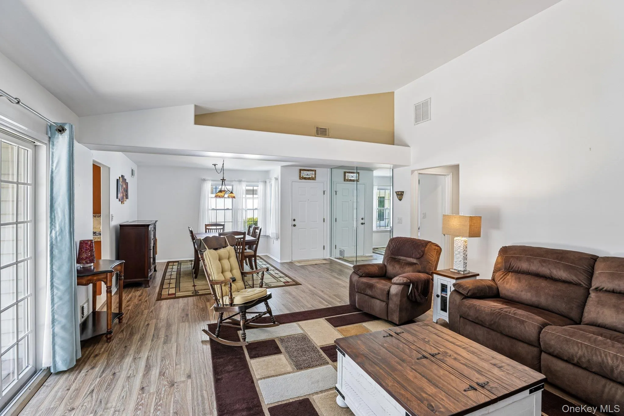 187 Glen Drive, Brookhaven, NY, 2 Bedrooms Bedrooms, 7 Rooms Rooms,2 BathroomsBathrooms,Residential,For Rent,Glen,0,1022104 187 Glen Drive, Brookhaven, NY, 2 Bedrooms Bedrooms, 7 Rooms Rooms,2 BathroomsBathrooms,Residential,For Rent,Glen,0,1022104