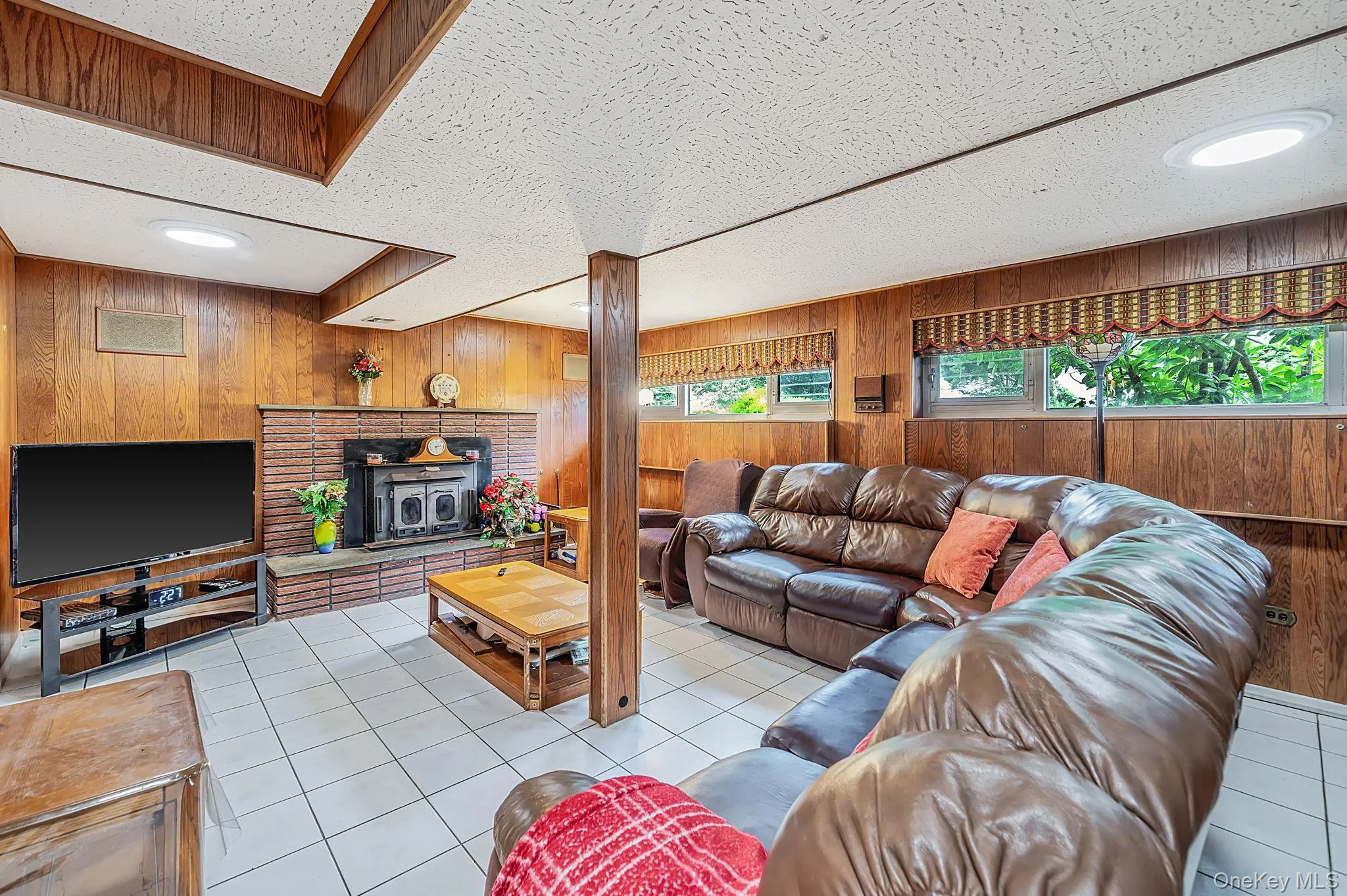 11 Carrol Place, Huntington, NY, 5 Bedrooms Bedrooms, 10 Rooms Rooms,2 BathroomsBathrooms,Residential,For Rent,Carrol,0,1022110 11 Carrol Place, Huntington, NY, 5 Bedrooms Bedrooms, 10 Rooms Rooms,2 BathroomsBathrooms,Residential,For Rent,Carrol,0,1022110