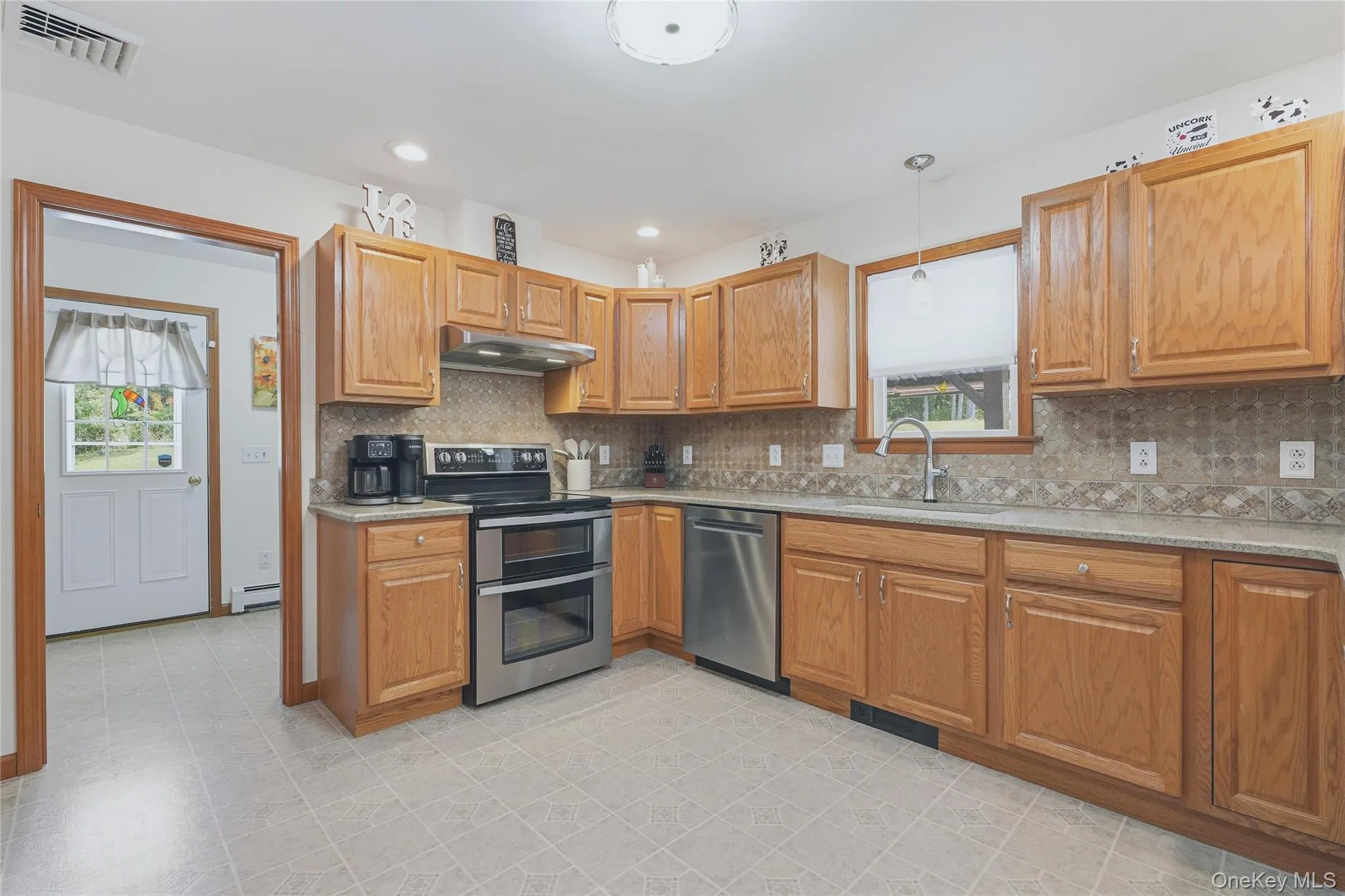 588 Linderman Avenue Extension, Ulster, NY, 3 Bedrooms Bedrooms, 6 Rooms Rooms,2 BathroomsBathrooms,Residential,For Rent,Linderman Avenue,0,1022113 588 Linderman Avenue Extension, Ulster, NY, 3 Bedrooms Bedrooms, 6 Rooms Rooms,2 BathroomsBathrooms,Residential,For Rent,Linderman Avenue,0,1022113