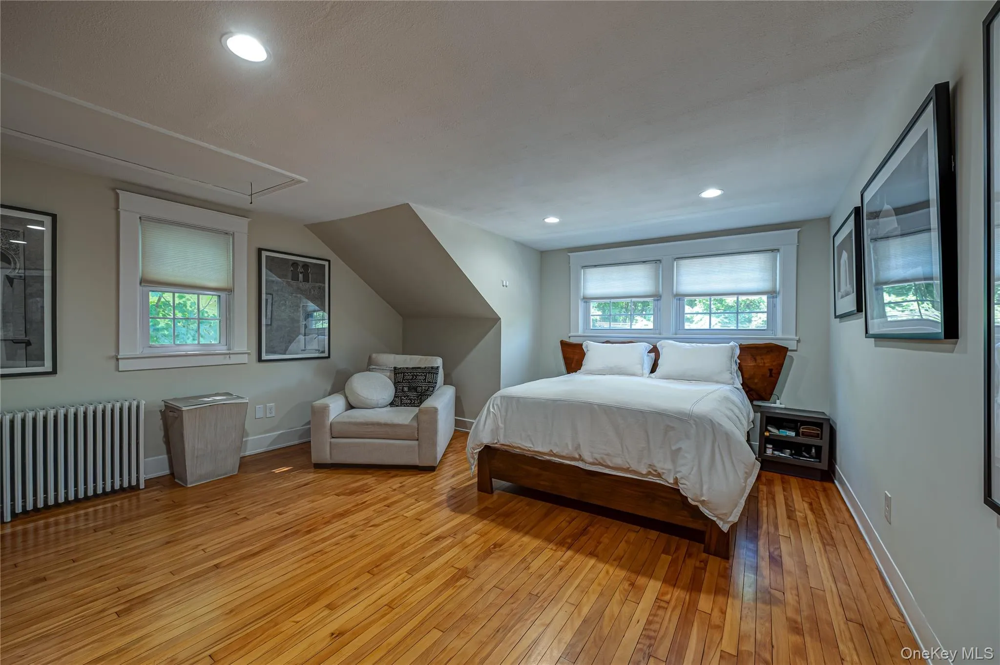 Spacious Bedroom with WIC Spacious Bedroom with WIC