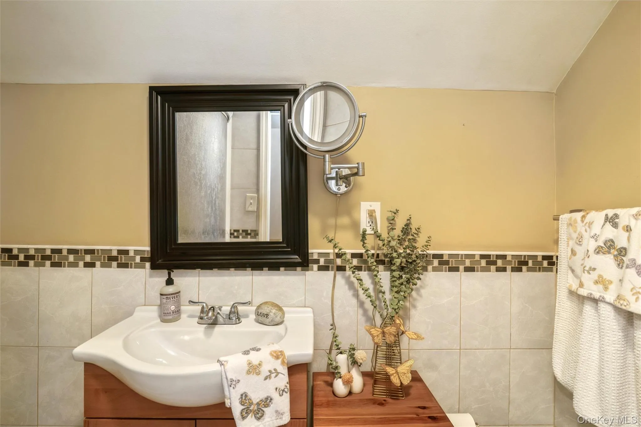 45 Abbot Lane, Oyster Bay, NY, 4 Bedrooms Bedrooms, 7 Rooms Rooms,2 BathroomsBathrooms,Residential,For Rent,Abbot,0,1022118 45 Abbot Lane, Oyster Bay, NY, 4 Bedrooms Bedrooms, 7 Rooms Rooms,2 BathroomsBathrooms,Residential,For Rent,Abbot,0,1022118