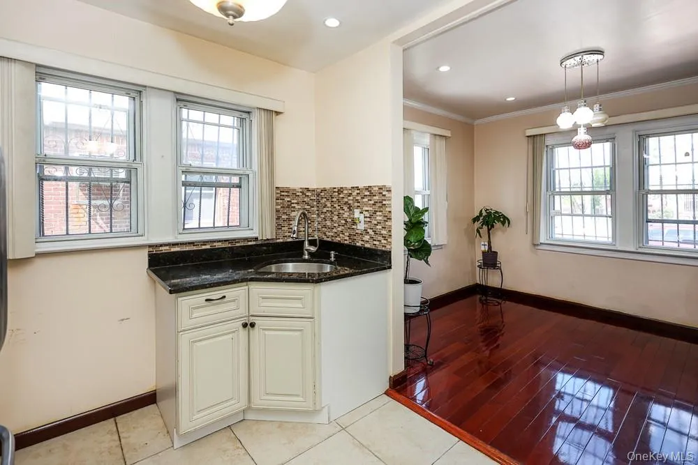 18348 Camden Avenue, New York, NY, 5 Bedrooms Bedrooms, 8 Rooms Rooms,2 BathroomsBathrooms,Residential,For Rent,Camden,0,1022123 18348 Camden Avenue, New York, NY, 5 Bedrooms Bedrooms, 8 Rooms Rooms,2 BathroomsBathrooms,Residential,For Rent,Camden,0,1022123