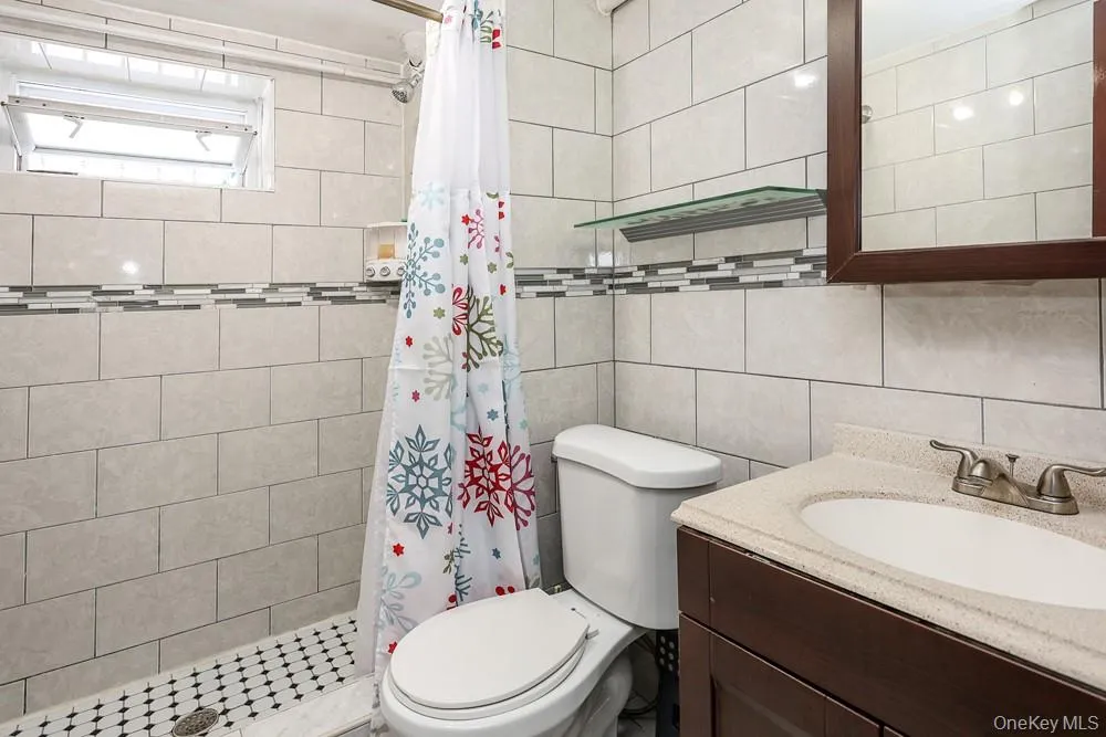 18348 Camden Avenue, New York, NY, 5 Bedrooms Bedrooms, 8 Rooms Rooms,2 BathroomsBathrooms,Residential,For Rent,Camden,0,1022123 18348 Camden Avenue, New York, NY, 5 Bedrooms Bedrooms, 8 Rooms Rooms,2 BathroomsBathrooms,Residential,For Rent,Camden,0,1022123