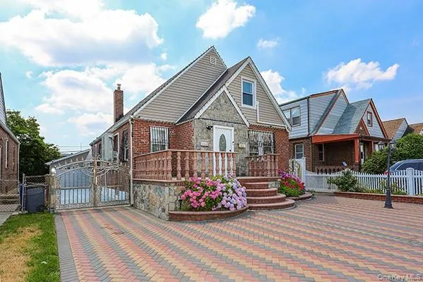 18348 Camden Avenue, New York, NY, 5 Bedrooms Bedrooms, 8 Rooms Rooms,2 BathroomsBathrooms,Residential,For Rent,Camden,0,1022123 18348 Camden Avenue, New York, NY, 5 Bedrooms Bedrooms, 8 Rooms Rooms,2 BathroomsBathrooms,Residential,For Rent,Camden,0,1022123