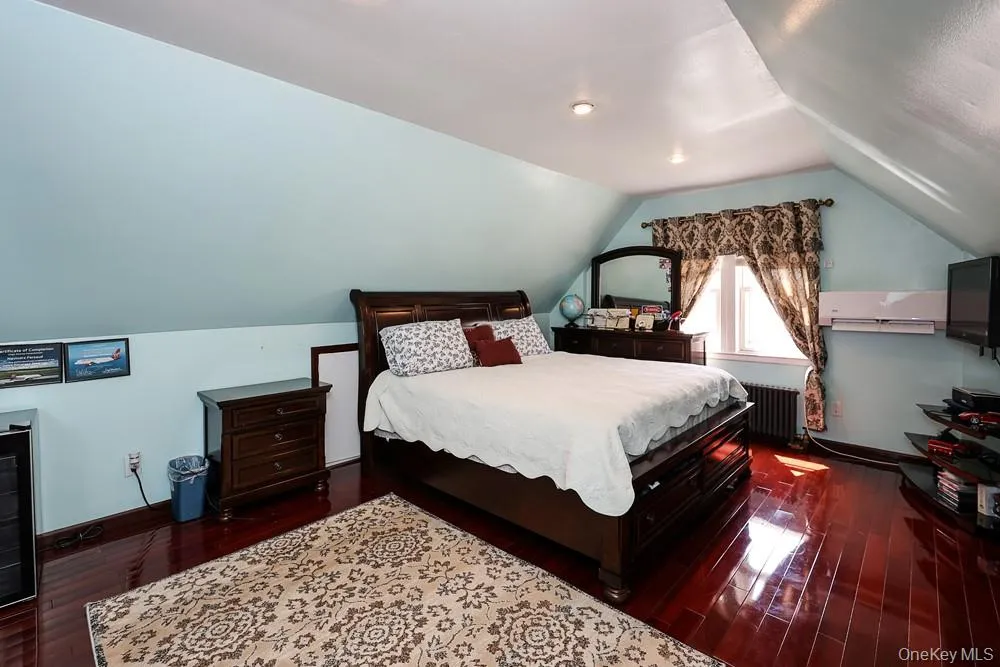 18348 Camden Avenue, New York, NY, 5 Bedrooms Bedrooms, 8 Rooms Rooms,2 BathroomsBathrooms,Residential,For Rent,Camden,0,1022123 18348 Camden Avenue, New York, NY, 5 Bedrooms Bedrooms, 8 Rooms Rooms,2 BathroomsBathrooms,Residential,For Rent,Camden,0,1022123