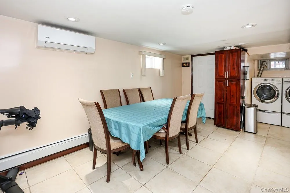 18348 Camden Avenue, New York, NY, 5 Bedrooms Bedrooms, 8 Rooms Rooms,2 BathroomsBathrooms,Residential,For Rent,Camden,0,1022123 18348 Camden Avenue, New York, NY, 5 Bedrooms Bedrooms, 8 Rooms Rooms,2 BathroomsBathrooms,Residential,For Rent,Camden,0,1022123