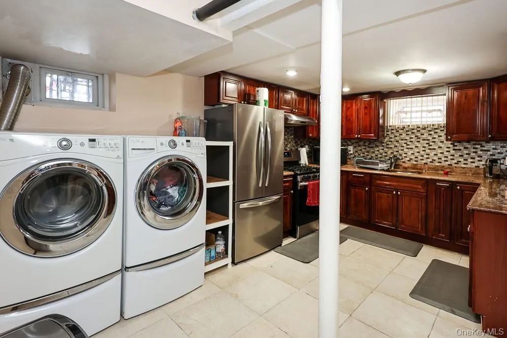 18348 Camden Avenue, New York, NY, 5 Bedrooms Bedrooms, 8 Rooms Rooms,2 BathroomsBathrooms,Residential,For Rent,Camden,0,1022123 18348 Camden Avenue, New York, NY, 5 Bedrooms Bedrooms, 8 Rooms Rooms,2 BathroomsBathrooms,Residential,For Rent,Camden,0,1022123