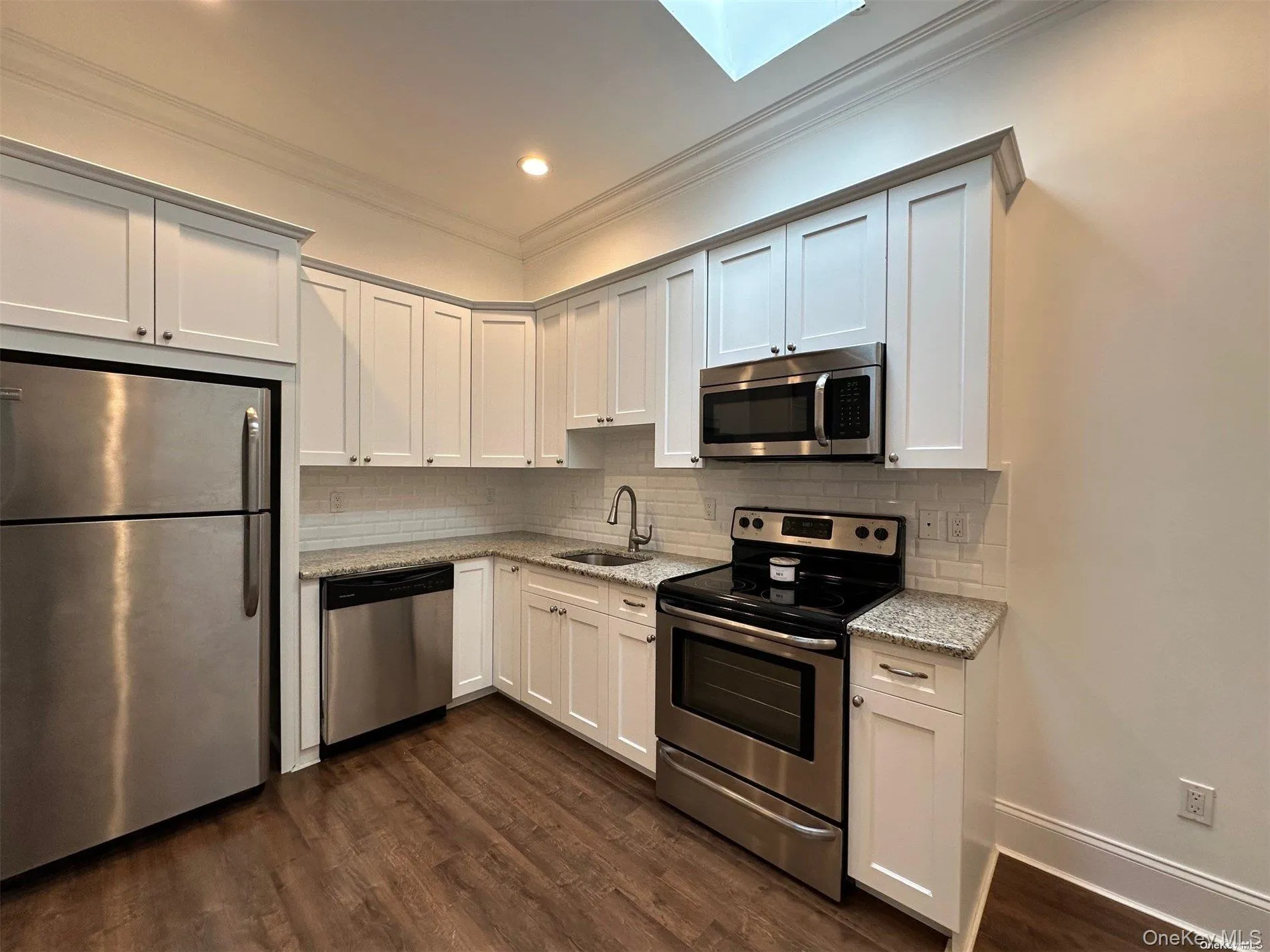 50-3B Stewart Avenue, Huntington, NY, 2 Bedrooms Bedrooms, 4 Rooms Rooms,1 BathroomBathrooms,Residential Lease,For Rent,Stewart,0,1022125 50-3B Stewart Avenue, Huntington, NY, 2 Bedrooms Bedrooms, 4 Rooms Rooms,1 BathroomBathrooms,Residential Lease,For Rent,Stewart,0,1022125