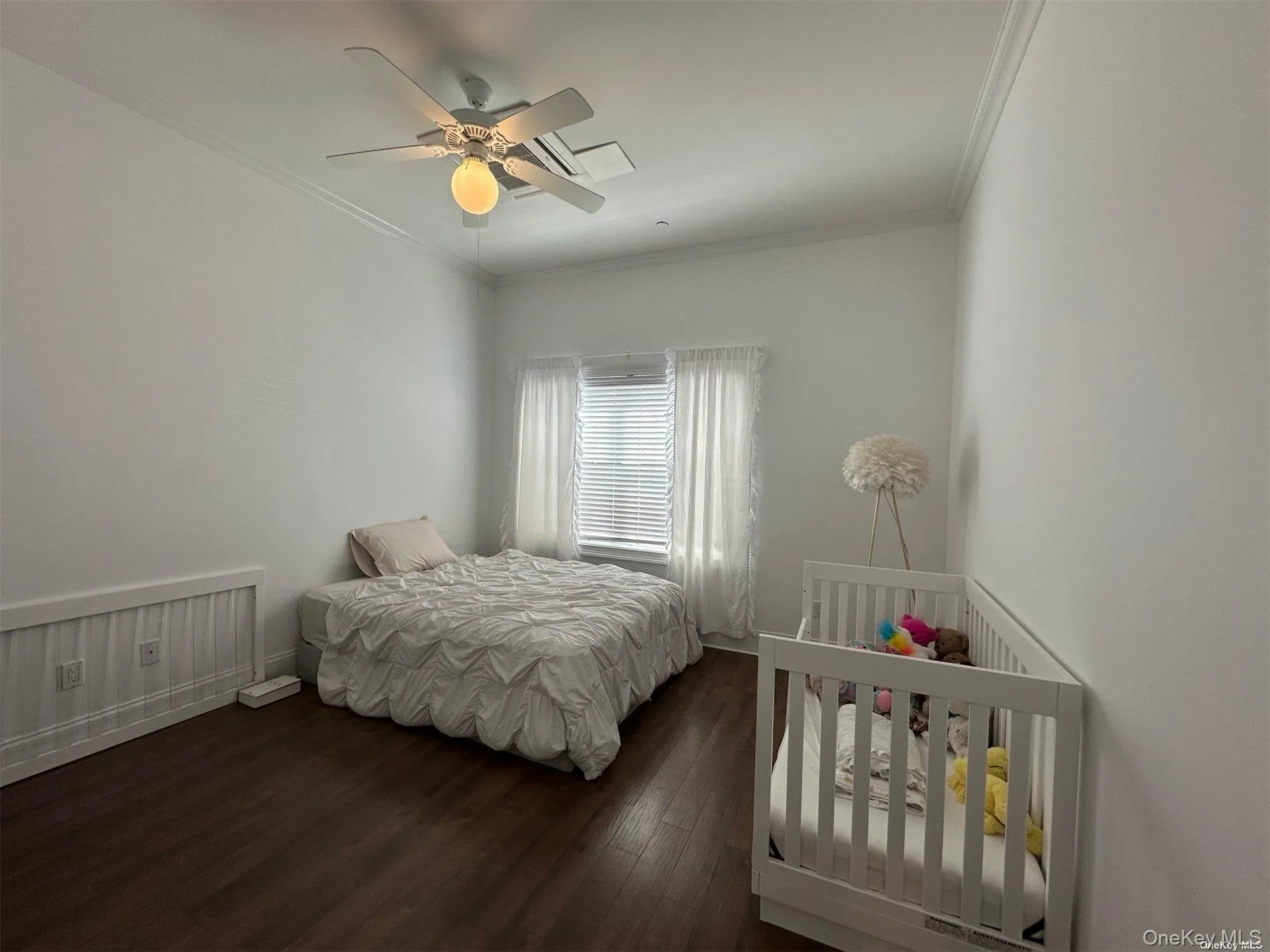 50-3B Stewart Avenue, Huntington, NY, 2 Bedrooms Bedrooms, 4 Rooms Rooms,1 BathroomBathrooms,Residential Lease,For Rent,Stewart,0,1022125 50-3B Stewart Avenue, Huntington, NY, 2 Bedrooms Bedrooms, 4 Rooms Rooms,1 BathroomBathrooms,Residential Lease,For Rent,Stewart,0,1022125