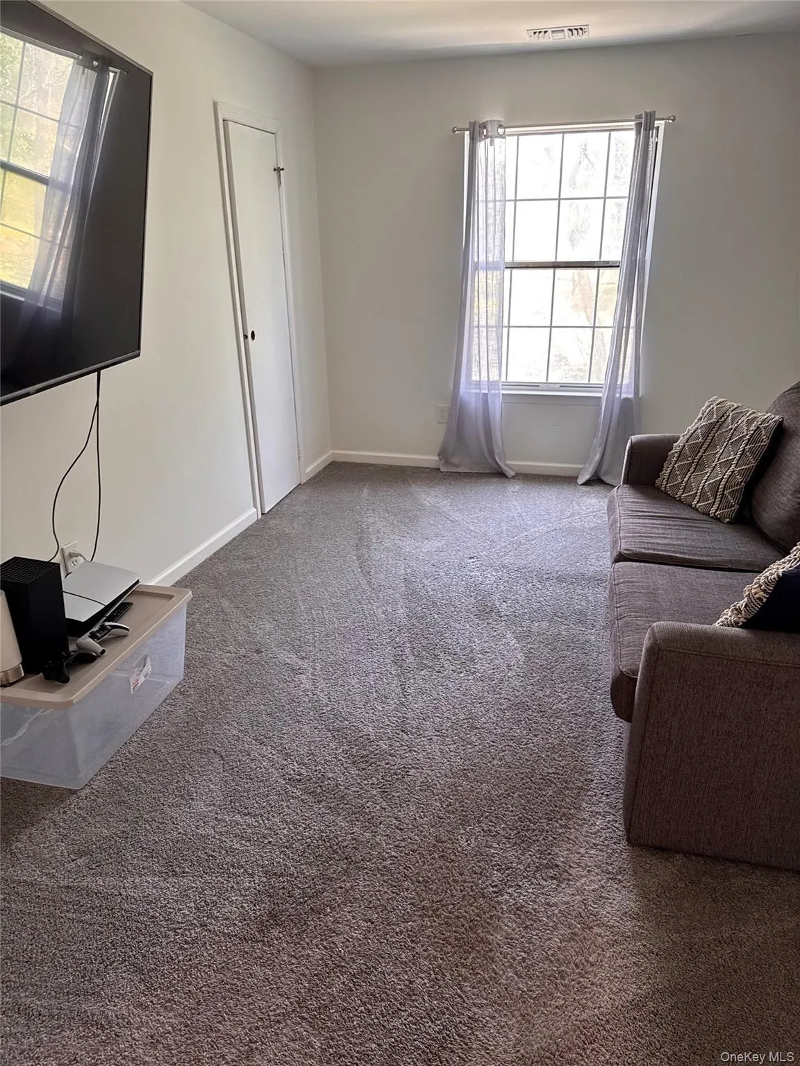 99 Fairview Circle, Brookhaven, NY, 2 Bedrooms Bedrooms, 5 Rooms Rooms,1 BathroomBathrooms,Residential,For Rent,Fairview,0,1022126 99 Fairview Circle, Brookhaven, NY, 2 Bedrooms Bedrooms, 5 Rooms Rooms,1 BathroomBathrooms,Residential,For Rent,Fairview,0,1022126