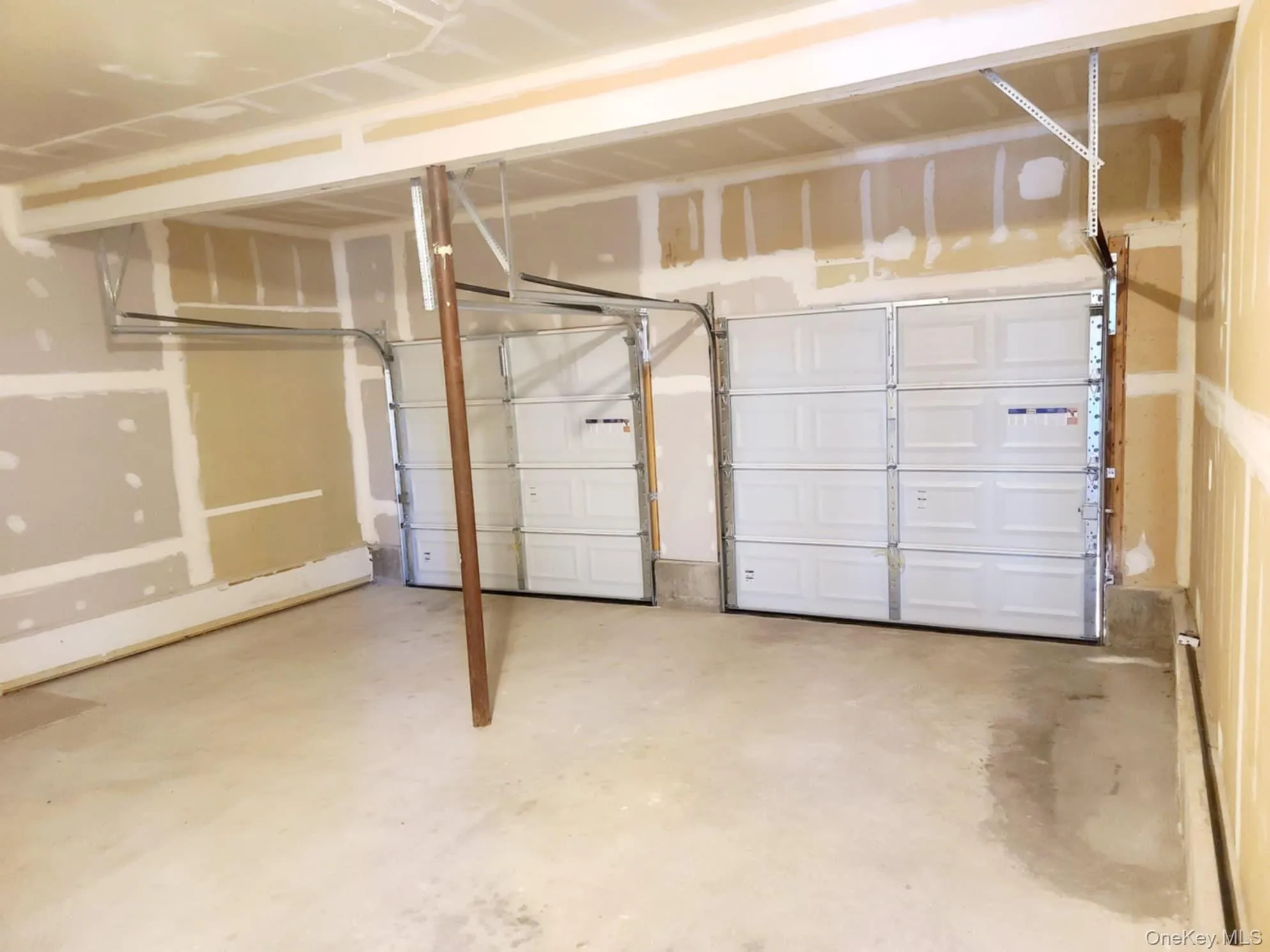 89 Railroad Avenue, Brookhaven, NY, 4 Bedrooms Bedrooms, 10 Rooms Rooms,2 BathroomsBathrooms,Residential,For Rent,Railroad,0,1022133 89 Railroad Avenue, Brookhaven, NY, 4 Bedrooms Bedrooms, 10 Rooms Rooms,2 BathroomsBathrooms,Residential,For Rent,Railroad,0,1022133