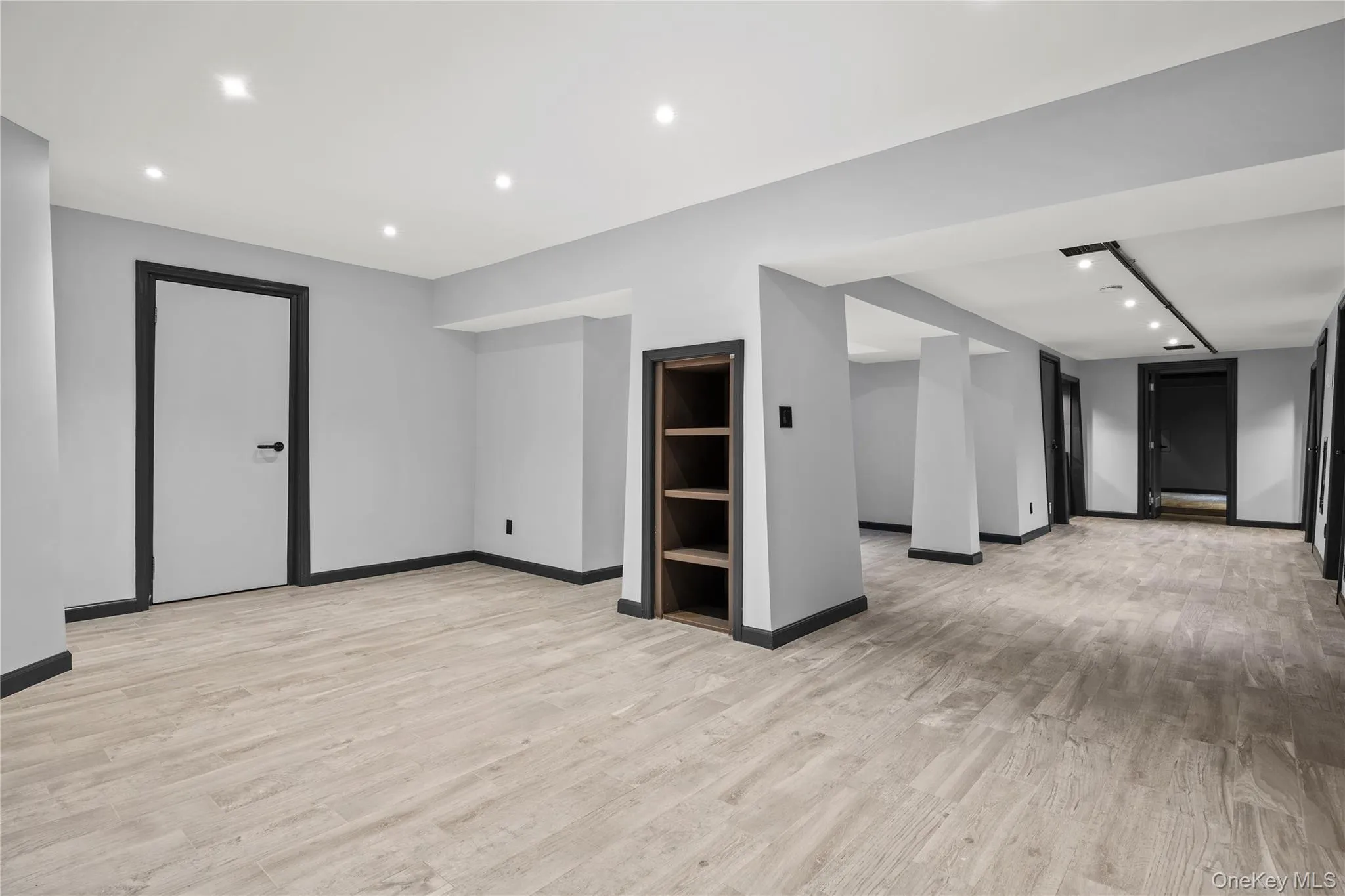 369 Shore Road, North Hempstead, NY, 7 Bedrooms Bedrooms, 12 Rooms Rooms,6 BathroomsBathrooms,Residential Lease,For Rent,Shore,0,1022137 369 Shore Road, North Hempstead, NY, 7 Bedrooms Bedrooms, 12 Rooms Rooms,6 BathroomsBathrooms,Residential Lease,For Rent,Shore,0,1022137