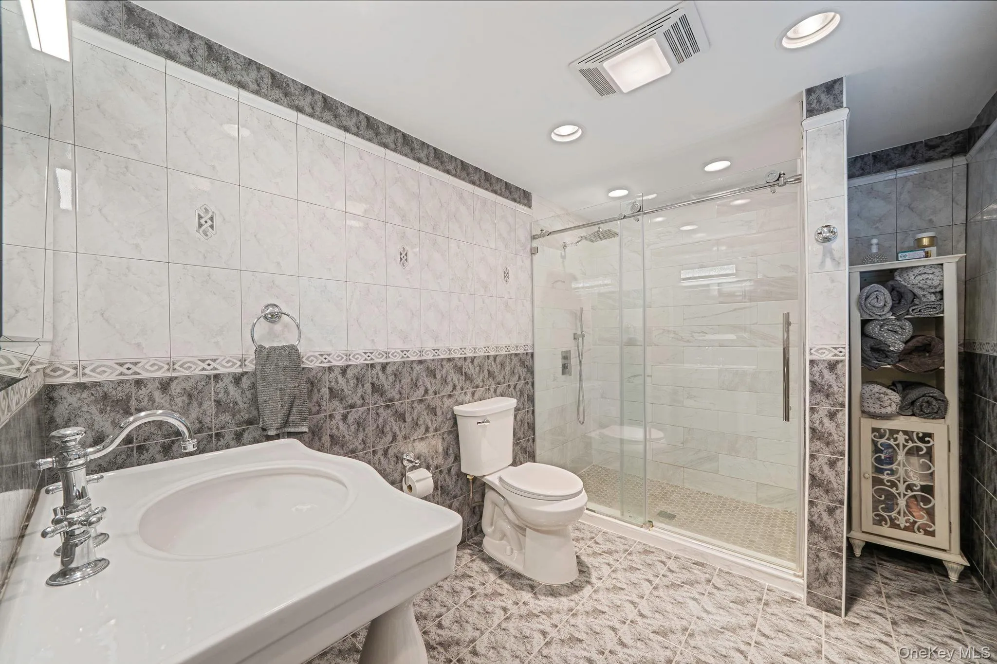 863 Richmond Road, Hempstead, NY, 5 Bedrooms Bedrooms, 13 Rooms Rooms,3 BathroomsBathrooms,Residential,For Rent,Richmond,0,1022139 863 Richmond Road, Hempstead, NY, 5 Bedrooms Bedrooms, 13 Rooms Rooms,3 BathroomsBathrooms,Residential,For Rent,Richmond,0,1022139