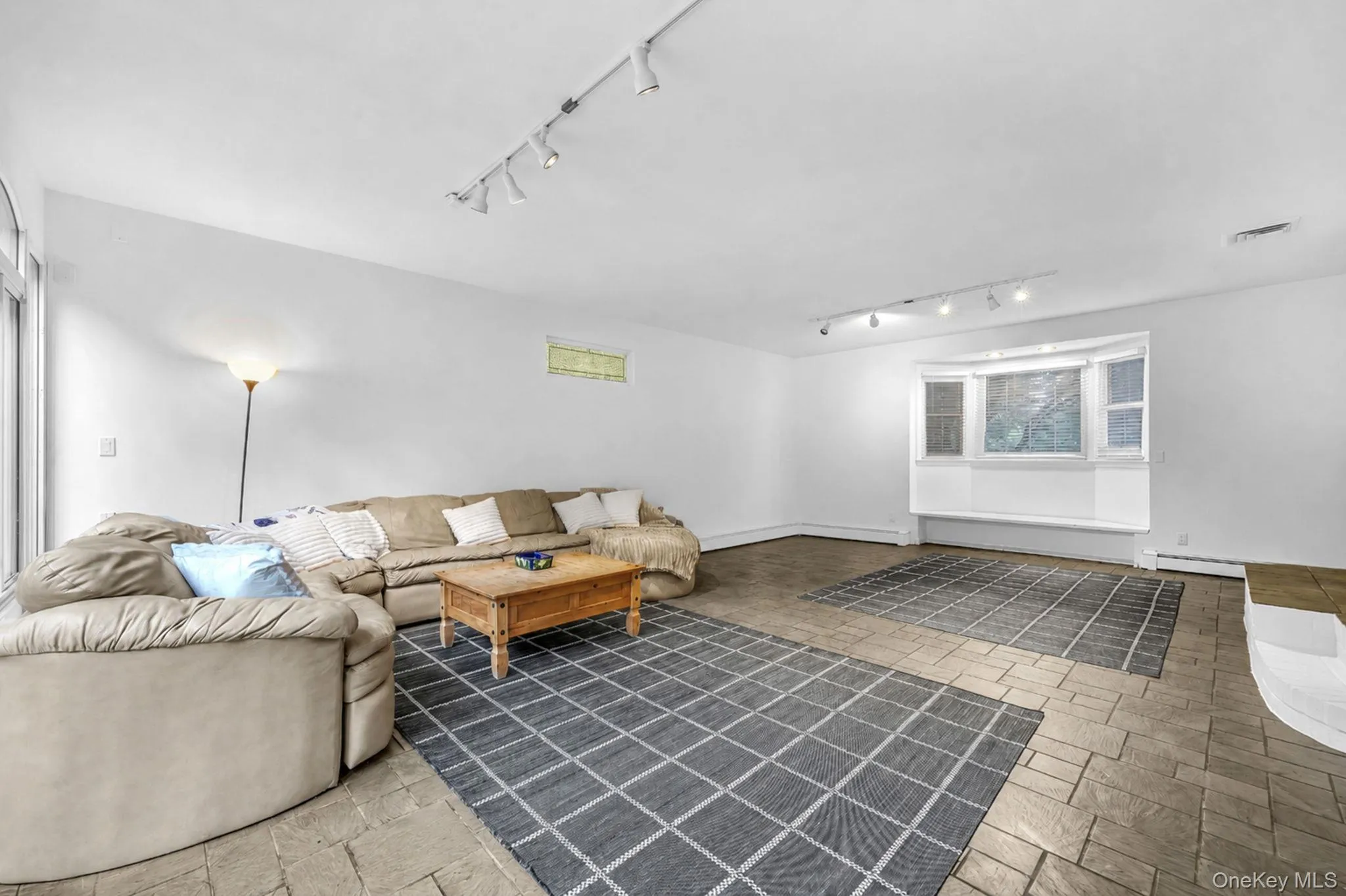 863 Richmond Road, Hempstead, NY, 5 Bedrooms Bedrooms, 13 Rooms Rooms,3 BathroomsBathrooms,Residential,For Rent,Richmond,0,1022139 863 Richmond Road, Hempstead, NY, 5 Bedrooms Bedrooms, 13 Rooms Rooms,3 BathroomsBathrooms,Residential,For Rent,Richmond,0,1022139