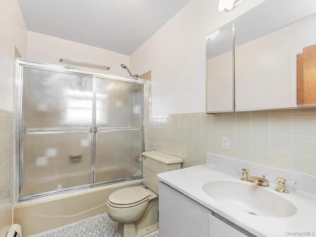 201 Shonnard Terrace, Yonkers, NY, 3 Bedrooms Bedrooms, 6 Rooms Rooms,3 BathroomsBathrooms,Residential,For Rent,Shonnard,0,1022145 201 Shonnard Terrace, Yonkers, NY, 3 Bedrooms Bedrooms, 6 Rooms Rooms,3 BathroomsBathrooms,Residential,For Rent,Shonnard,0,1022145