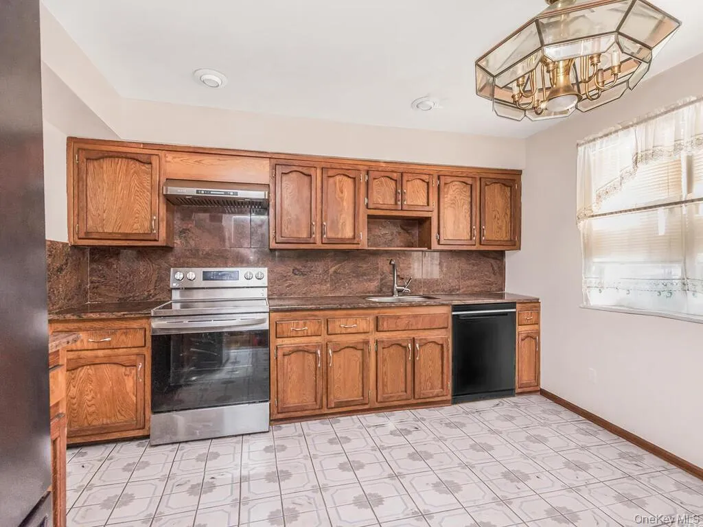 201 Shonnard Terrace, Yonkers, NY, 3 Bedrooms Bedrooms, 6 Rooms Rooms,3 BathroomsBathrooms,Residential,For Rent,Shonnard,0,1022145 201 Shonnard Terrace, Yonkers, NY, 3 Bedrooms Bedrooms, 6 Rooms Rooms,3 BathroomsBathrooms,Residential,For Rent,Shonnard,0,1022145