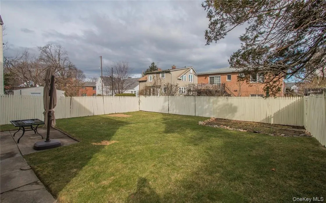221 Lockwood Avenue, Yonkers, NY, 2 Bedrooms Bedrooms, 4 Rooms Rooms,1 BathroomBathrooms,Residential Lease,For Rent,Lockwood,0,1022146 221 Lockwood Avenue, Yonkers, NY, 2 Bedrooms Bedrooms, 4 Rooms Rooms,1 BathroomBathrooms,Residential Lease,For Rent,Lockwood,0,1022146