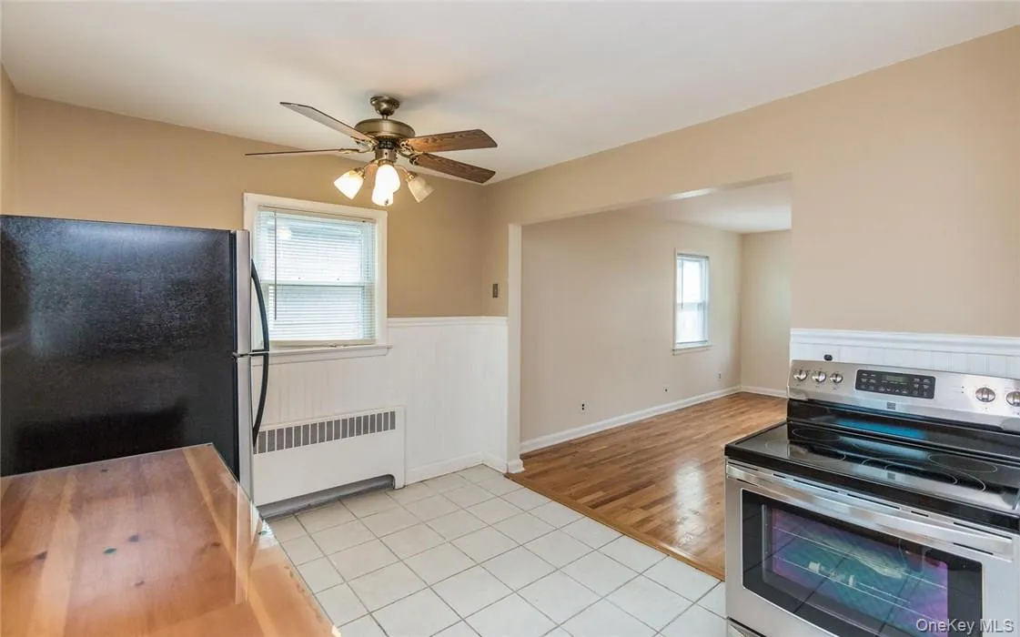 221 Lockwood Avenue, Yonkers, NY, 2 Bedrooms Bedrooms, 4 Rooms Rooms,1 BathroomBathrooms,Residential Lease,For Rent,Lockwood,0,1022146 221 Lockwood Avenue, Yonkers, NY, 2 Bedrooms Bedrooms, 4 Rooms Rooms,1 BathroomBathrooms,Residential Lease,For Rent,Lockwood,0,1022146