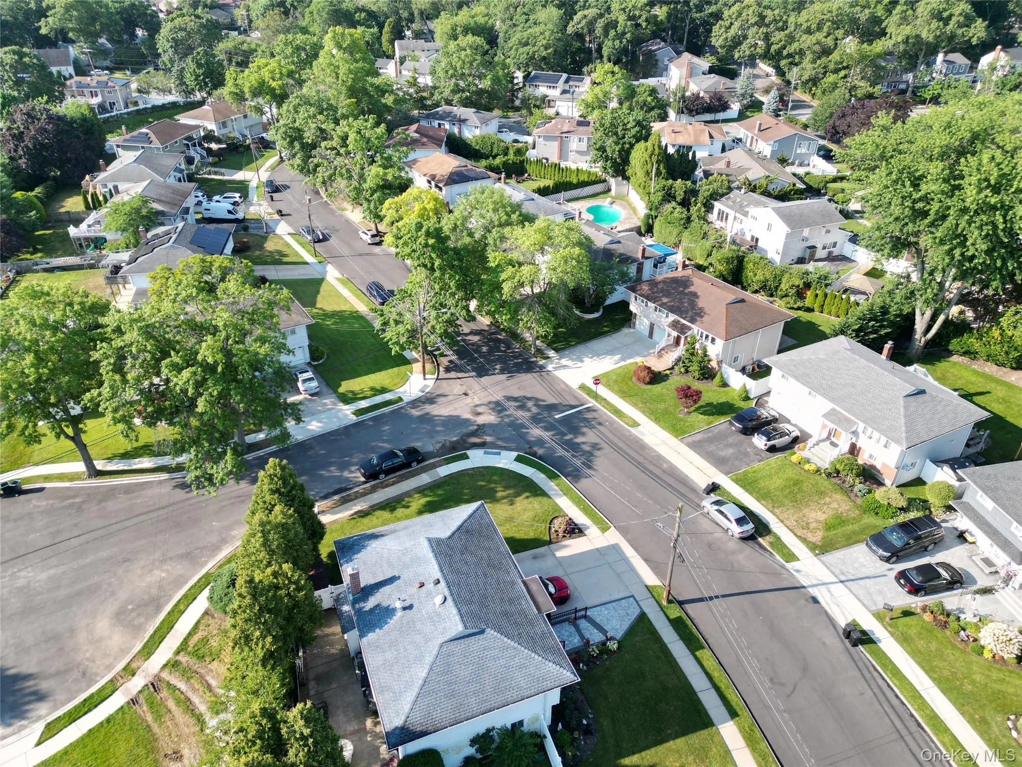 1777 Roberta Lane, Hempstead, NY, 5 Bedrooms Bedrooms, 9 Rooms Rooms,2 BathroomsBathrooms,Residential,For Rent,Roberta,0,1022147 1777 Roberta Lane, Hempstead, NY, 5 Bedrooms Bedrooms, 9 Rooms Rooms,2 BathroomsBathrooms,Residential,For Rent,Roberta,0,1022147