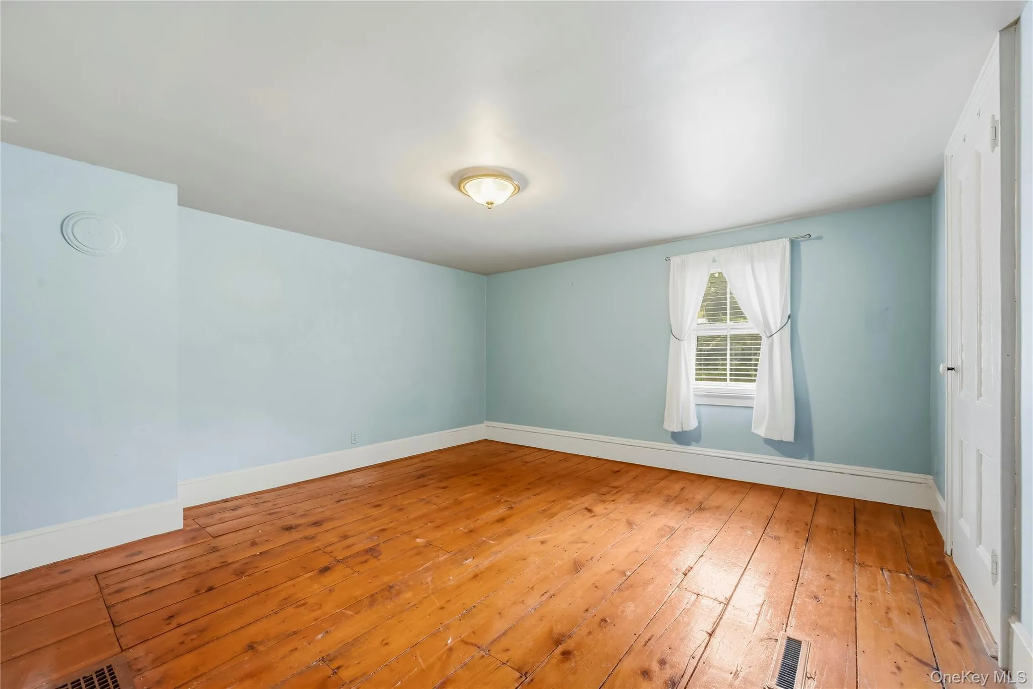 35 Millburn Road, Goshen, NY, 5 Bedrooms Bedrooms, 12 Rooms Rooms,4 BathroomsBathrooms,Residential Lease,For Rent,Millburn,0,1022148 35 Millburn Road, Goshen, NY, 5 Bedrooms Bedrooms, 12 Rooms Rooms,4 BathroomsBathrooms,Residential Lease,For Rent,Millburn,0,1022148