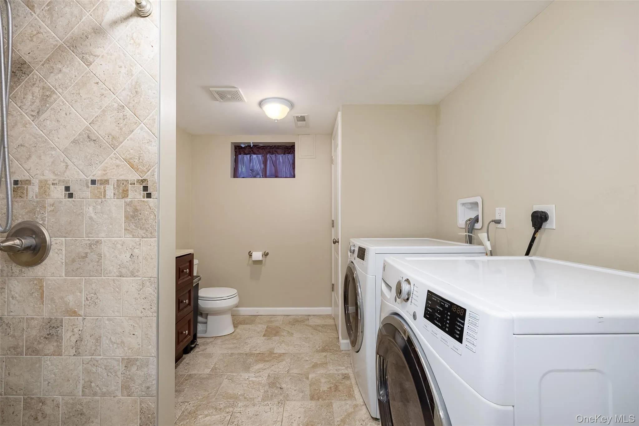 12 Hi View Road, Wappinger, NY, 3 Bedrooms Bedrooms, 7 Rooms Rooms,3 BathroomsBathrooms,Residential,For Rent,Hi View,0,1022149 12 Hi View Road, Wappinger, NY, 3 Bedrooms Bedrooms, 7 Rooms Rooms,3 BathroomsBathrooms,Residential,For Rent,Hi View,0,1022149